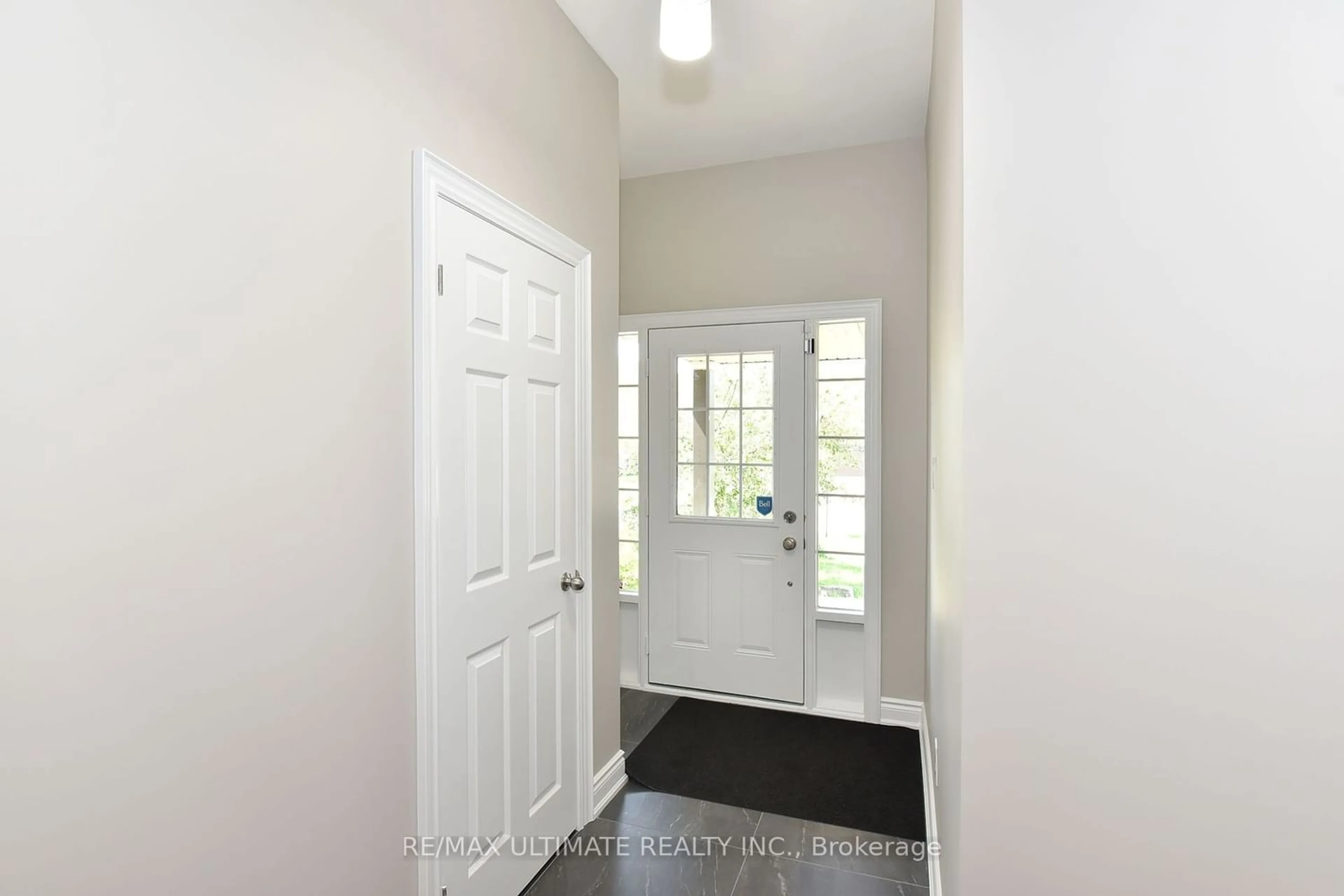 Indoor entryway for 27 La Roche Ave, Halton Hills Ontario L7G 0B3