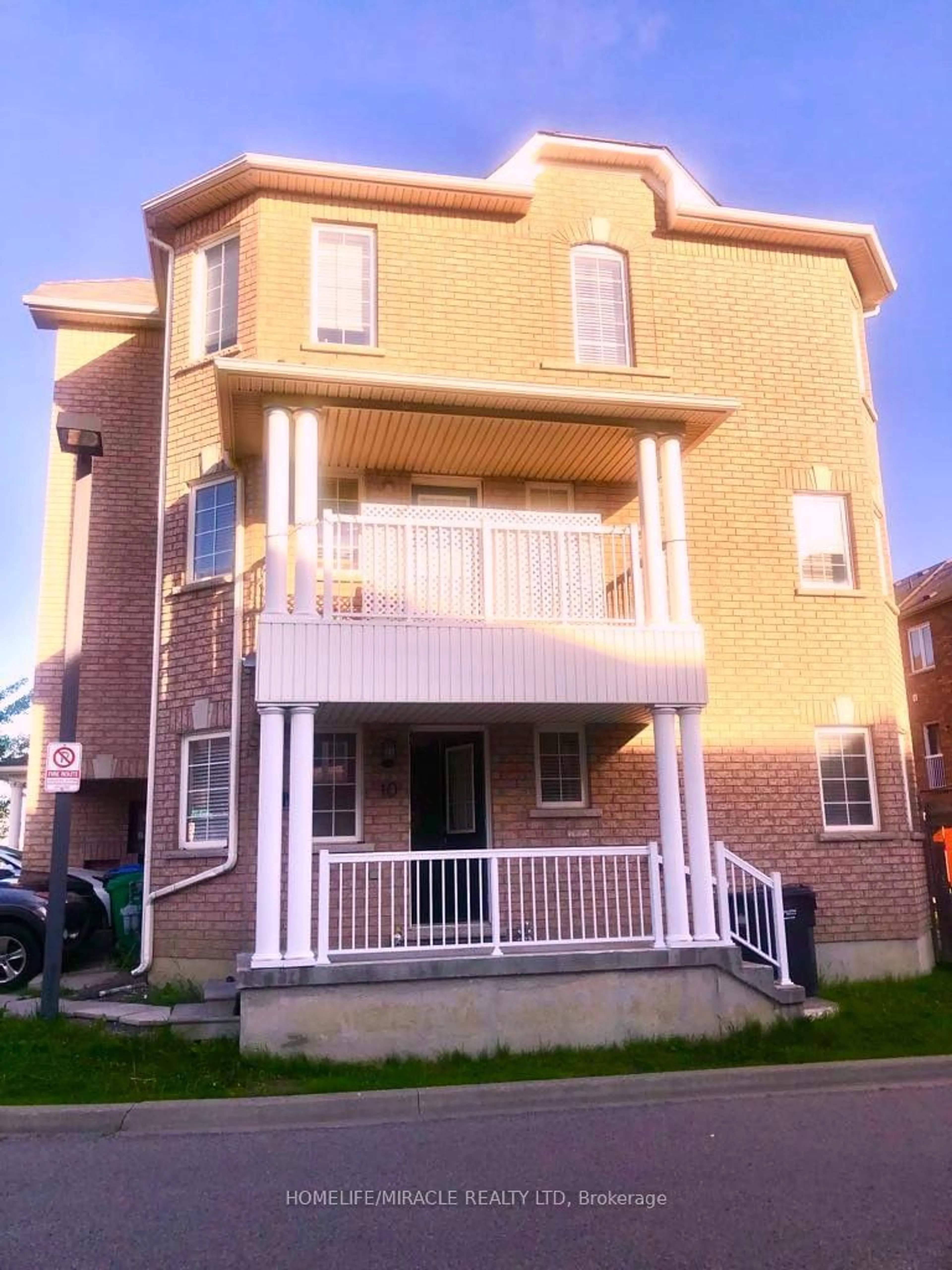 A pic from exterior of the house or condo for 10 Gatlin St, Brampton Ontario L6Y 0R6