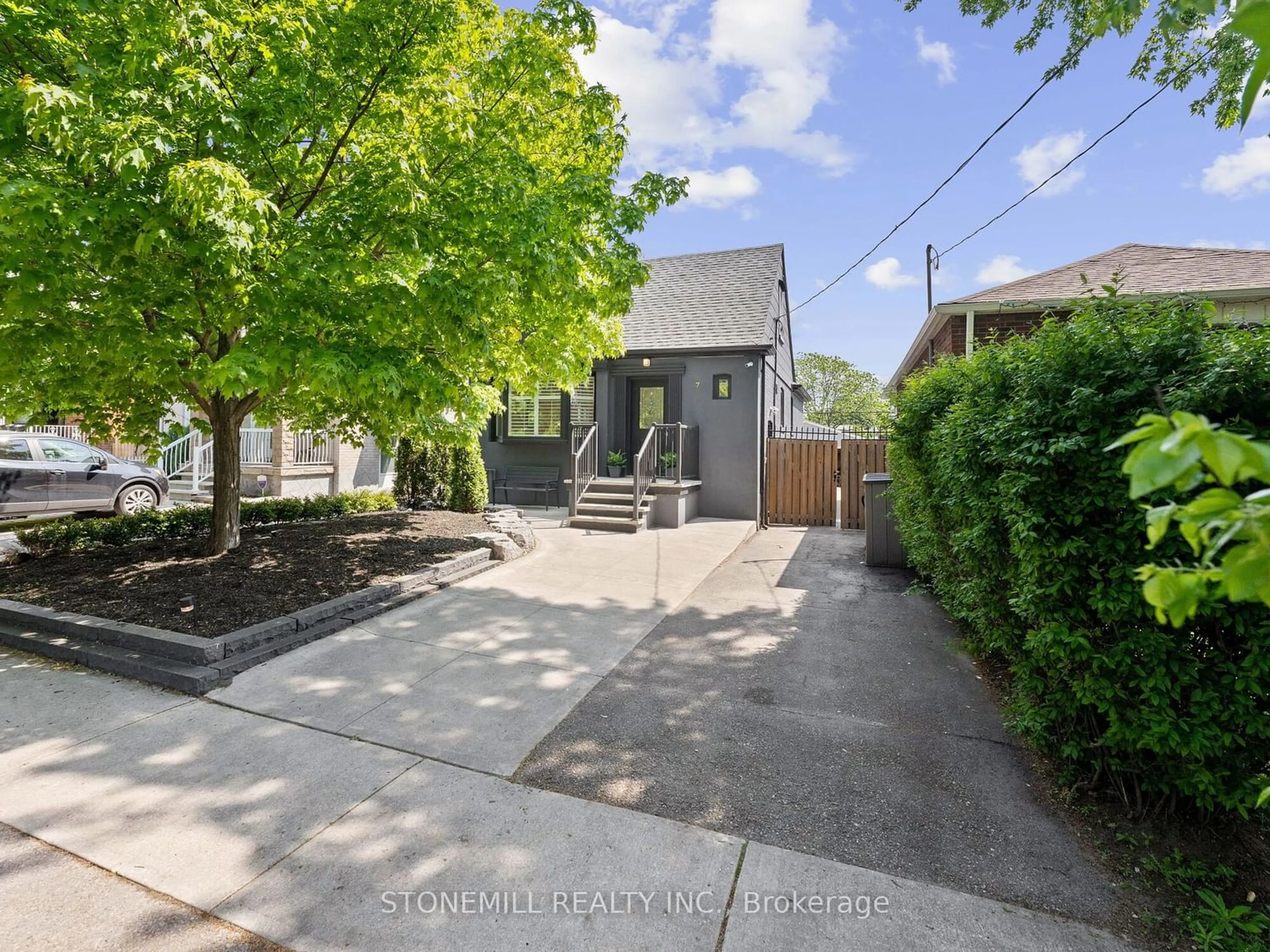 Frontside or backside of a home for 7 Holbrooke Ave, Toronto Ontario M8Y 3B1