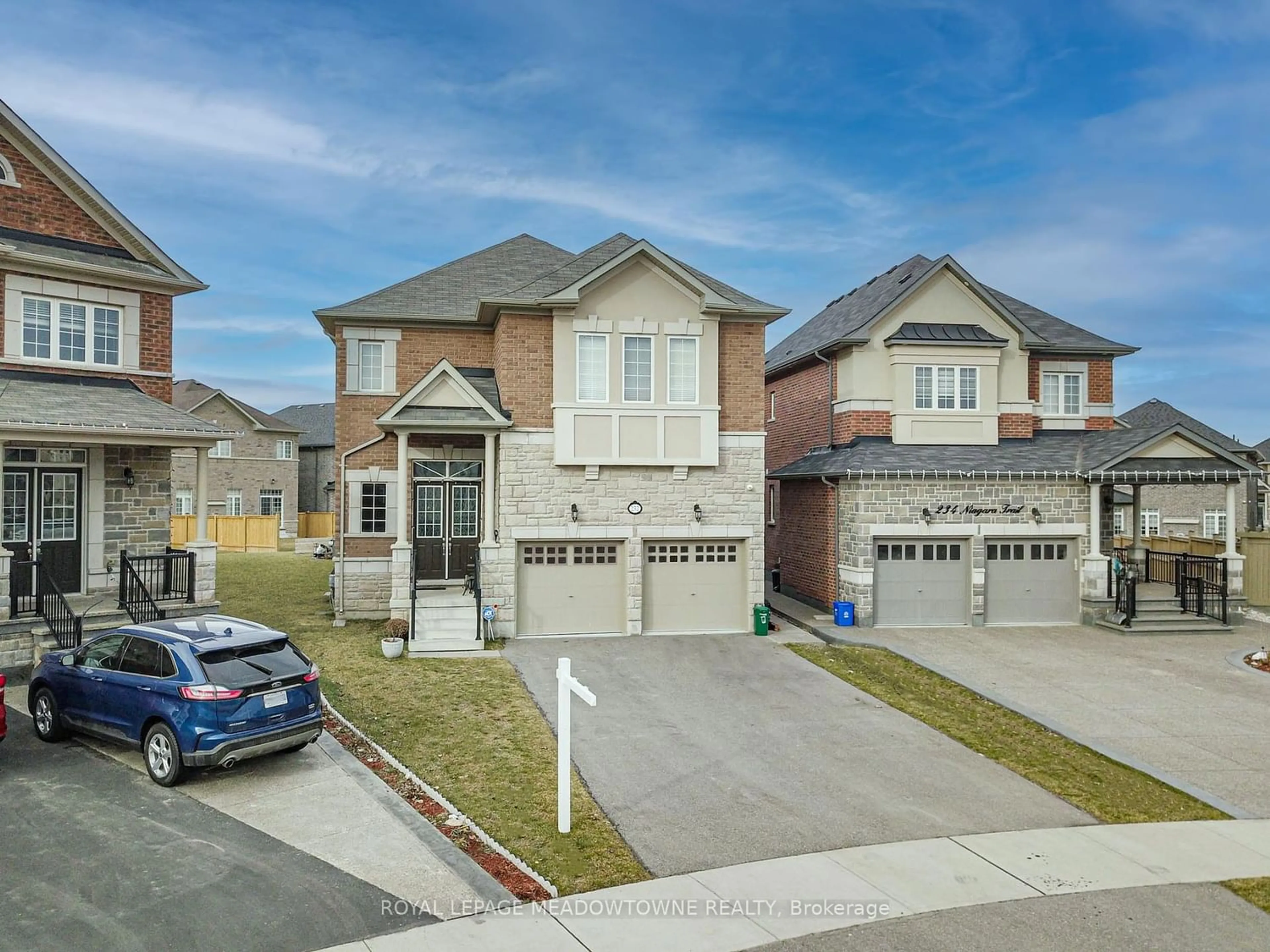 Frontside or backside of a home for 232 Niagara Tr, Halton Hills Ontario L7G 0M4