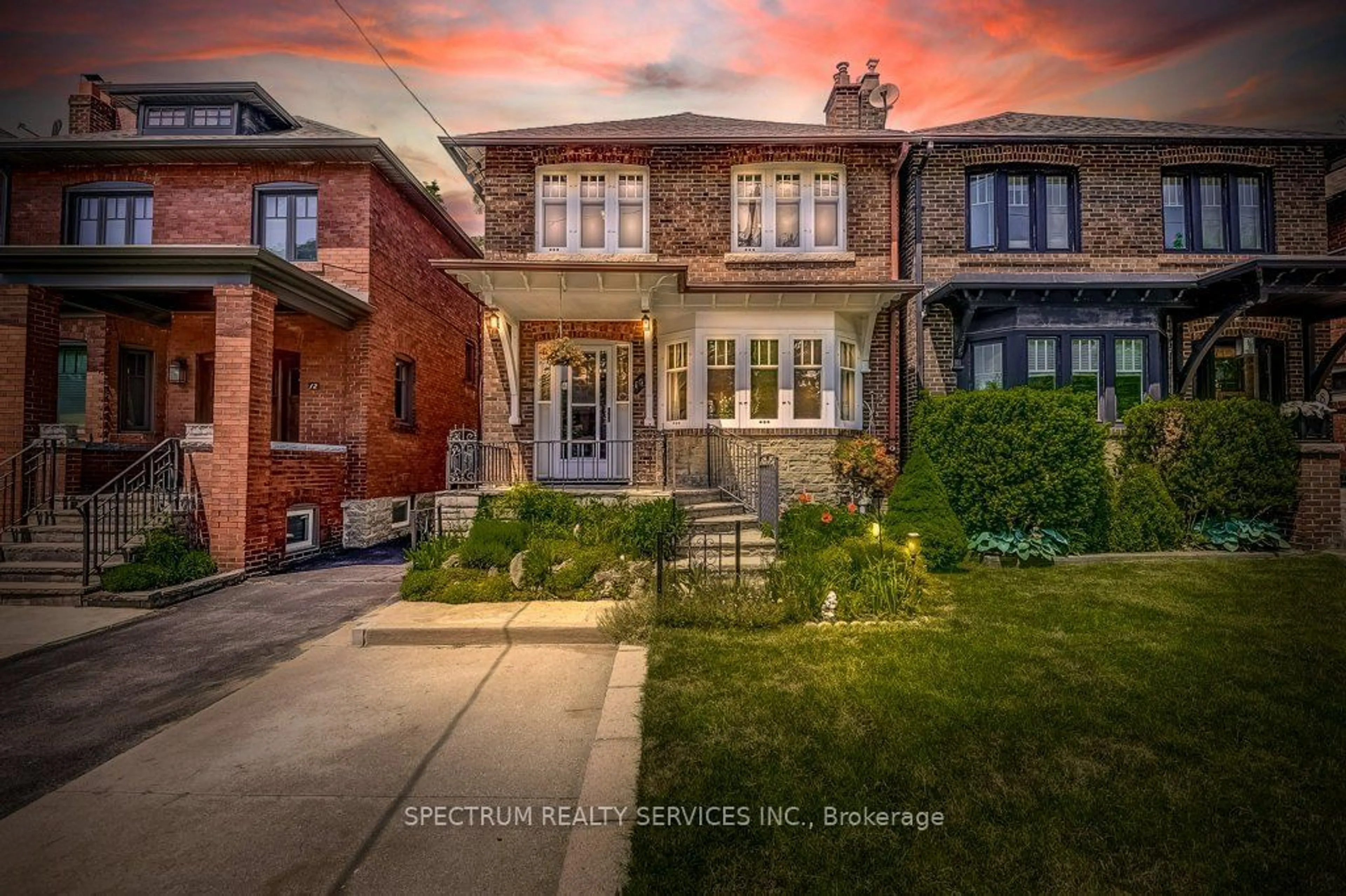 Home with brick exterior material for 10 Valleyview Gdns, Toronto Ontario M6S 2B6