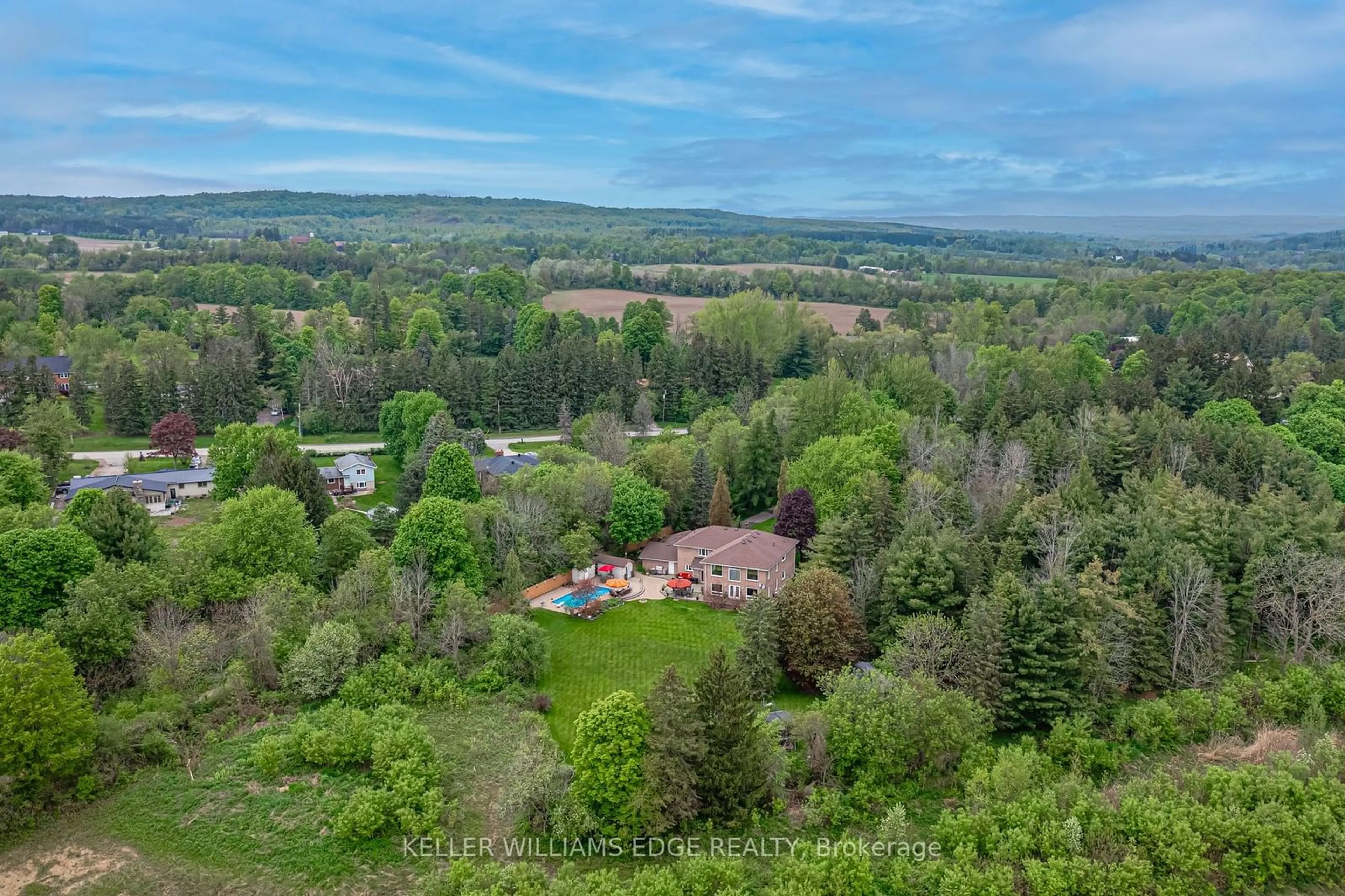 Frontside or backside of a home for 57 Kennedy Rd, Caledon Ontario L7C 2M7