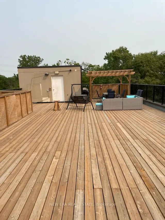 Additional property image - 4198 Dundas St Unit 210