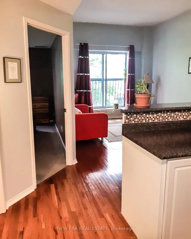 Additional property image - 4198 Dundas St Unit 210