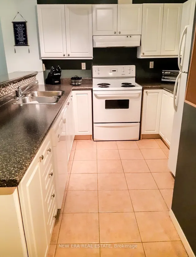 Additional property image - 4198 Dundas St Unit 210