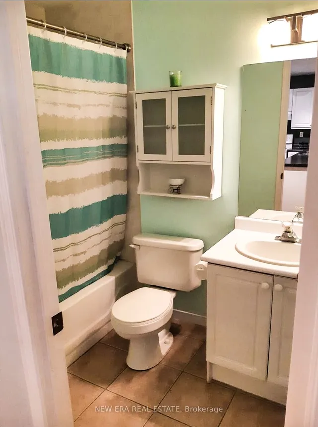 Additional property image - 4198 Dundas St Unit 210