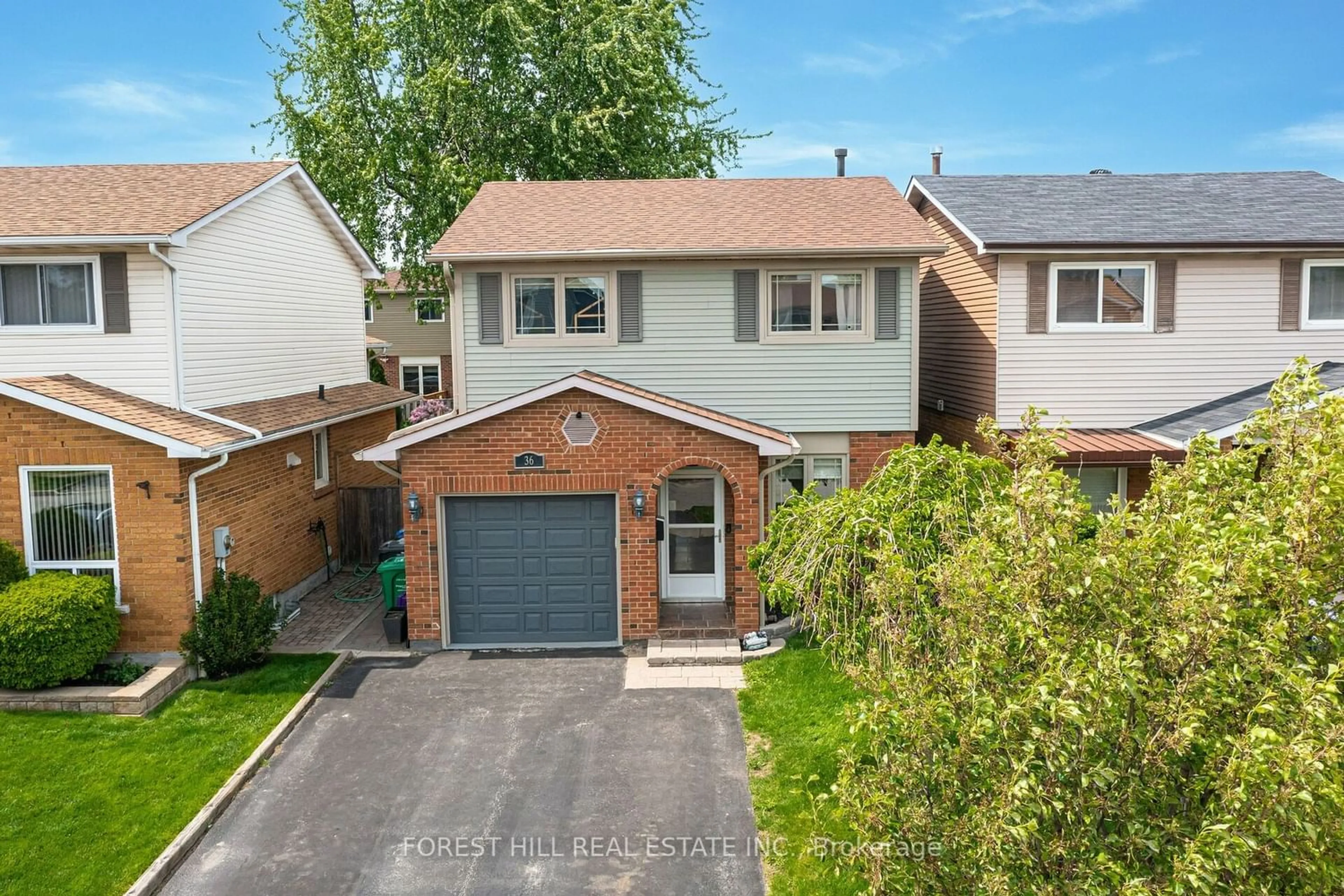 Frontside or backside of a home for 36 Lindridge Ave, Brampton Ontario L6S 3X1