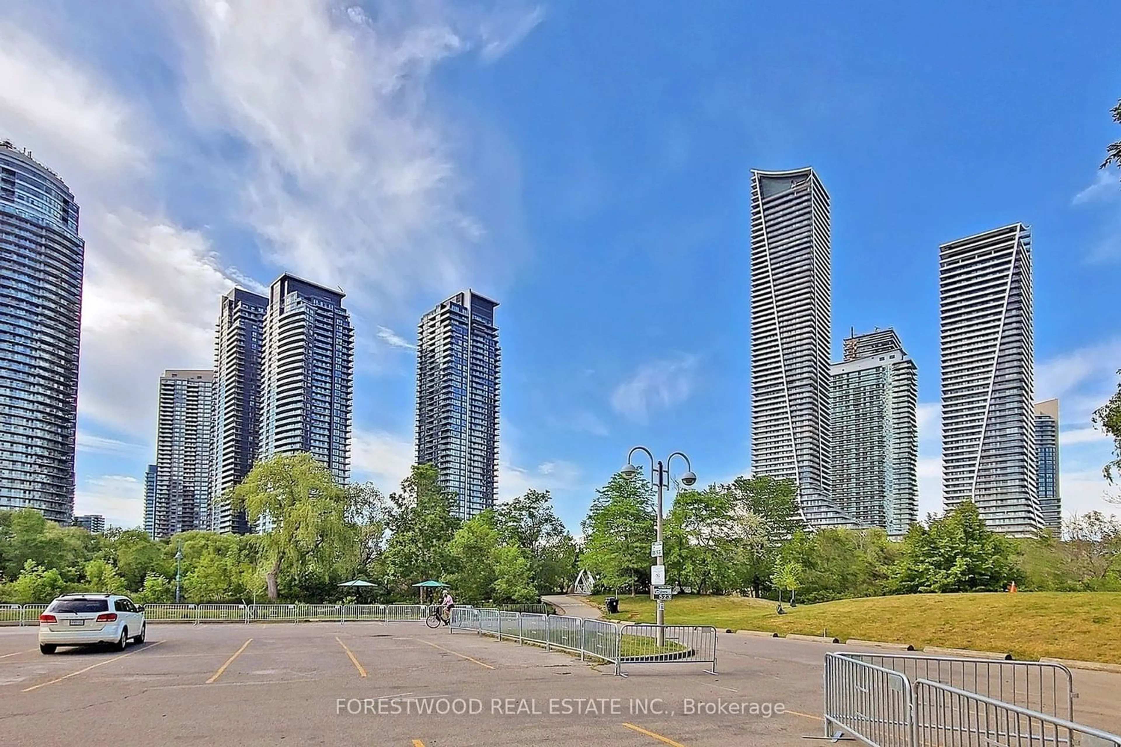 A pic from exterior of the house or condo for 2220 Lake Shore Blvd #1003, Toronto Ontario M8V 0C1