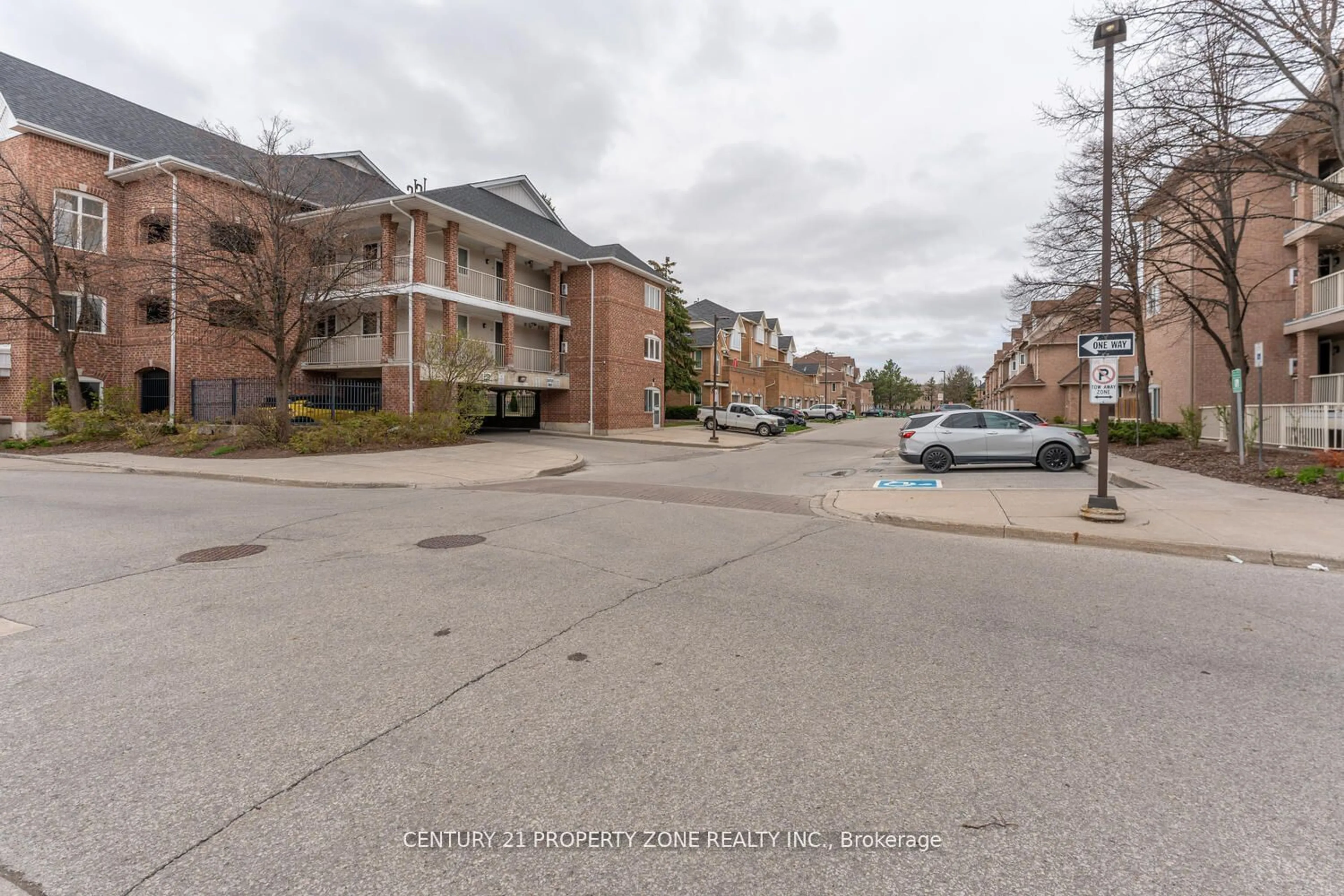 Street view for 85 Bristol Rd #139, Mississauga Ontario L4Z 3N8