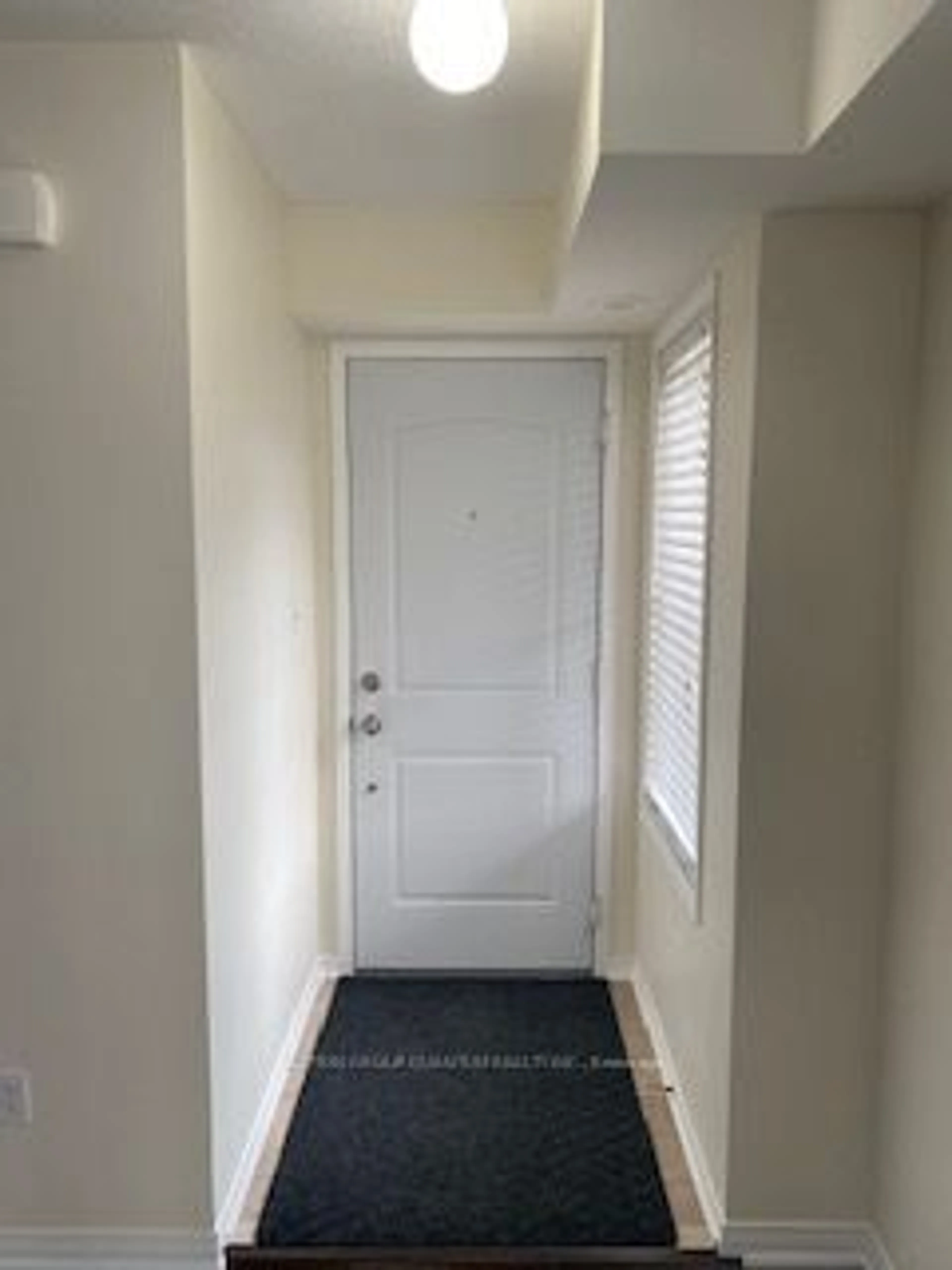 Indoor entryway for 2563 Sixth Line #1, Oakville Ontario L6H 0H7