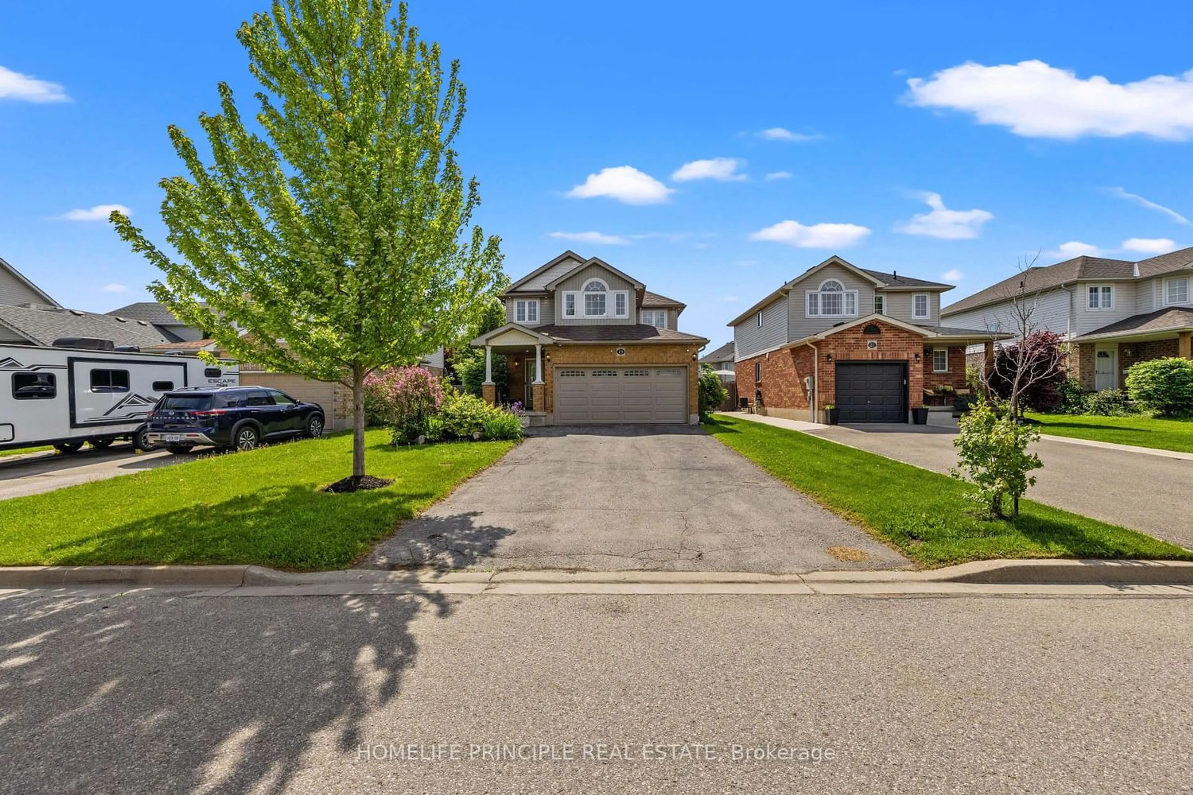 Frontside or backside of a home for 19 Beardmore Cres, Halton Hills Ontario L7J 2Y9