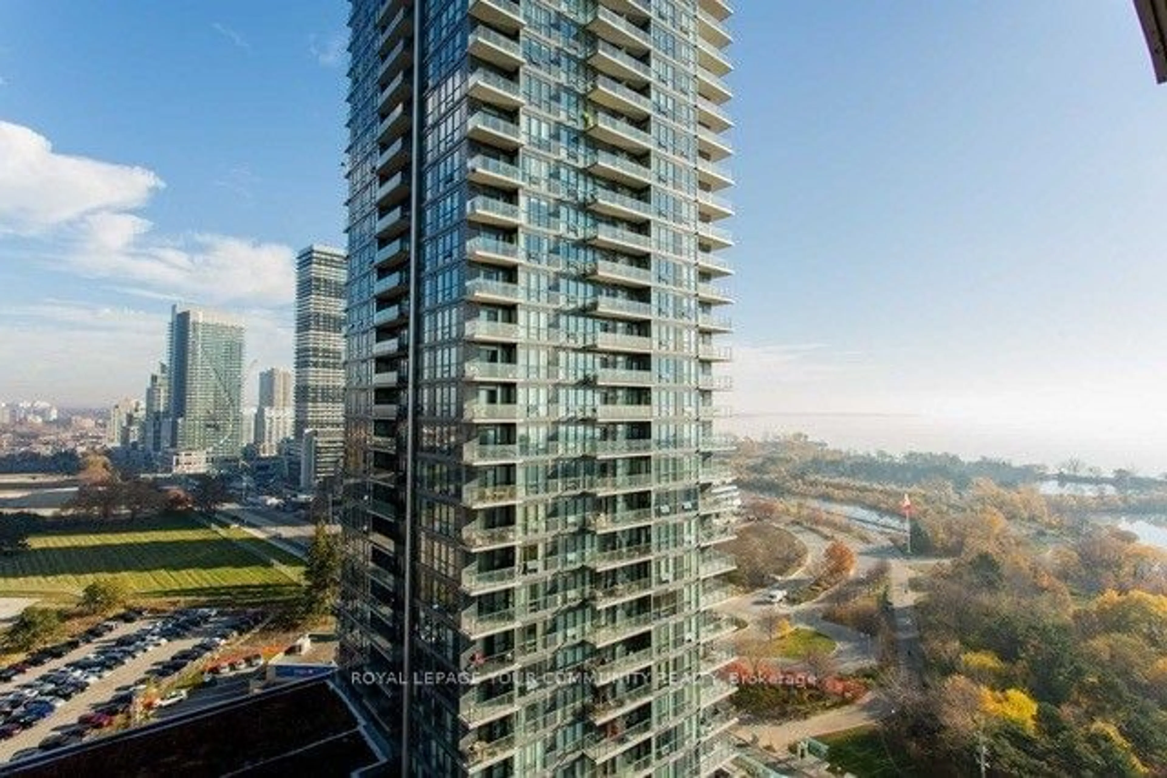 A pic from exterior of the house or condo for 2212 Lake Shore Blvd #2109, Toronto Ontario M8V 0C2