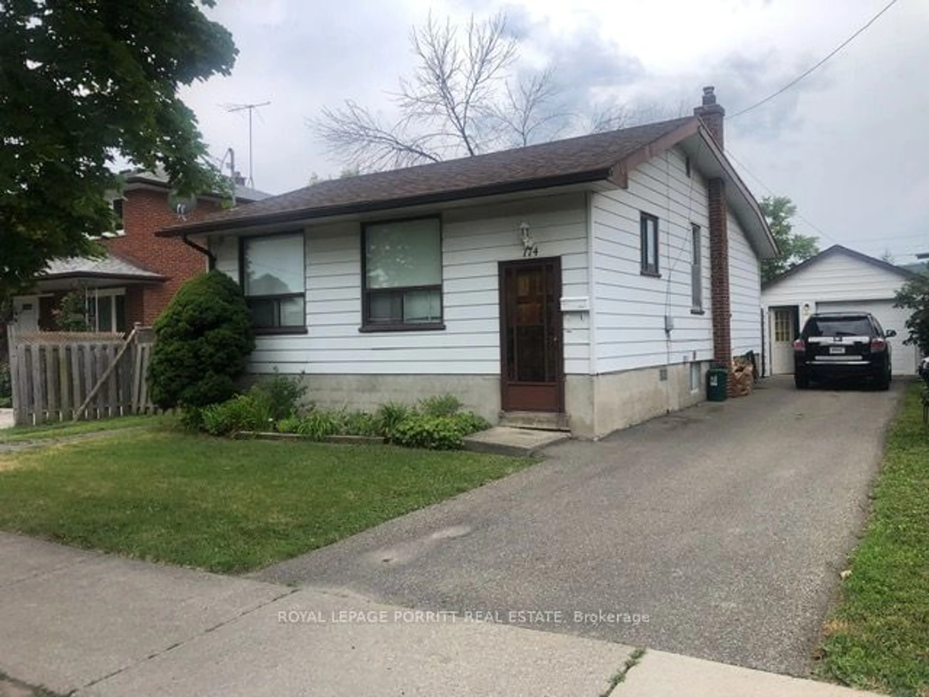 Frontside or backside of a home for 174 Thirtieth St, Toronto Ontario M8W 3C5