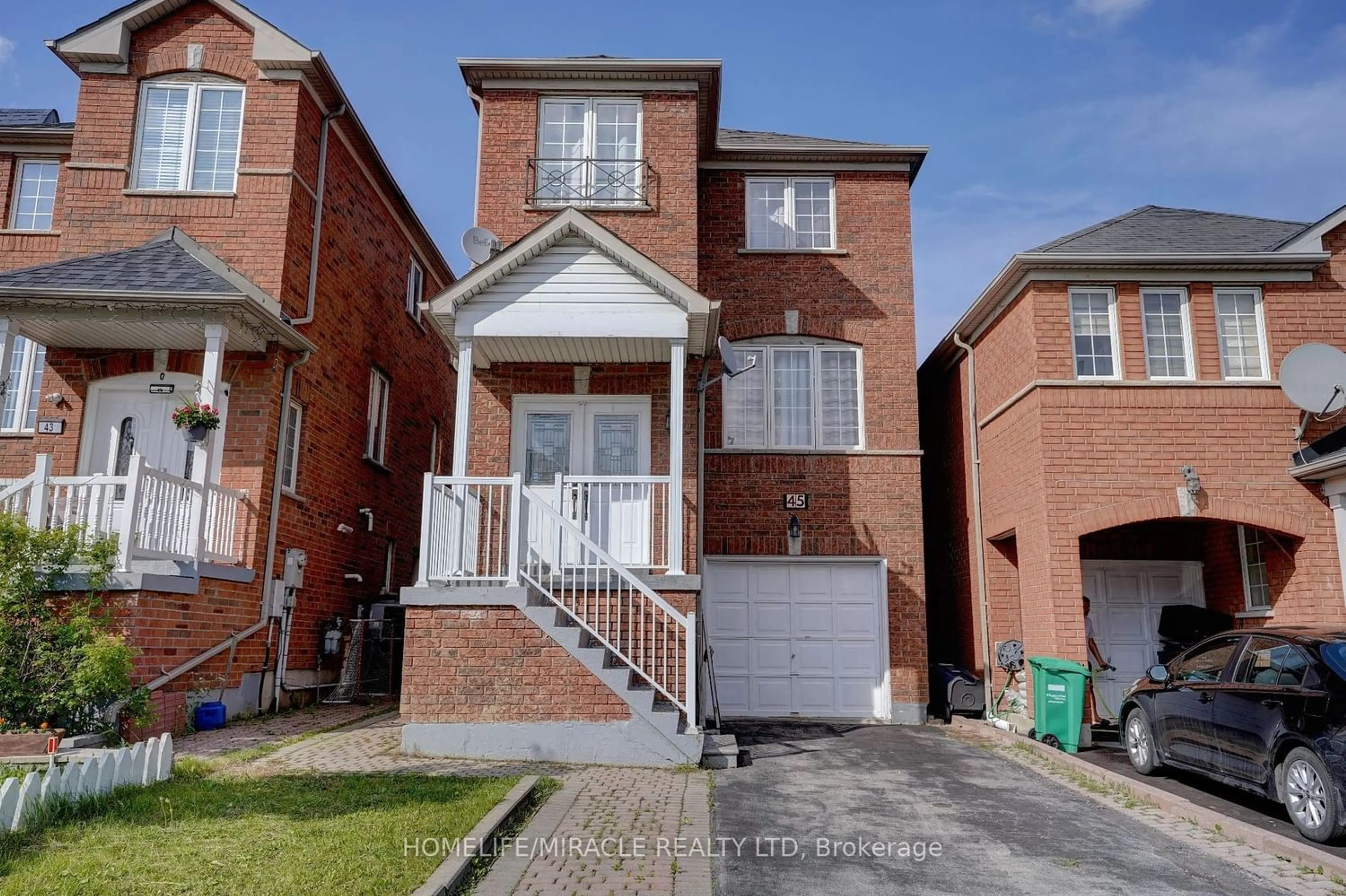 Outside view for 45 Caranci Cres, Brampton Ontario L6P 1H3