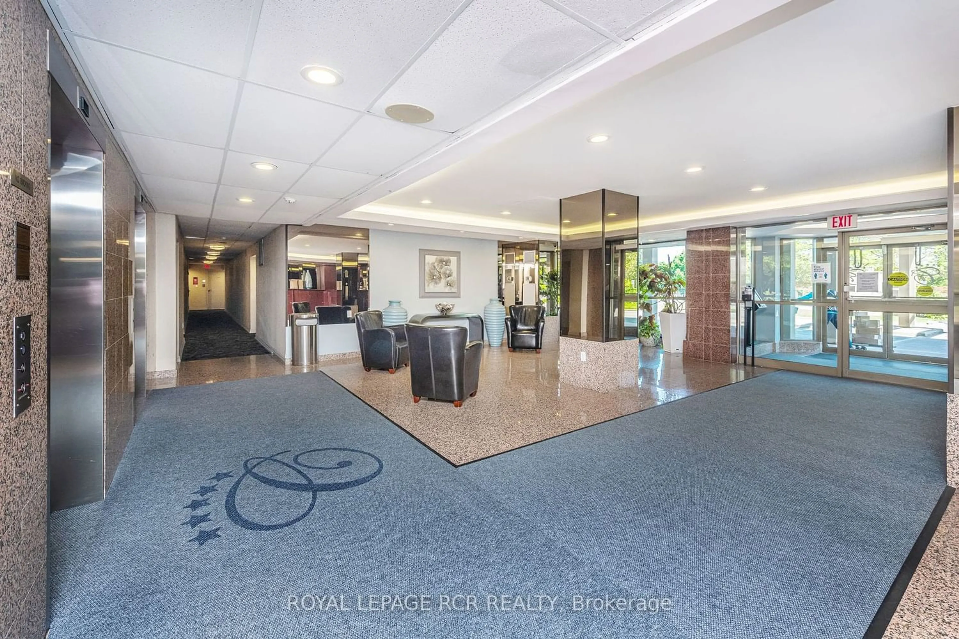 Indoor lobby for 700 Constellation Dr #209, Mississauga Ontario L5R 3G8