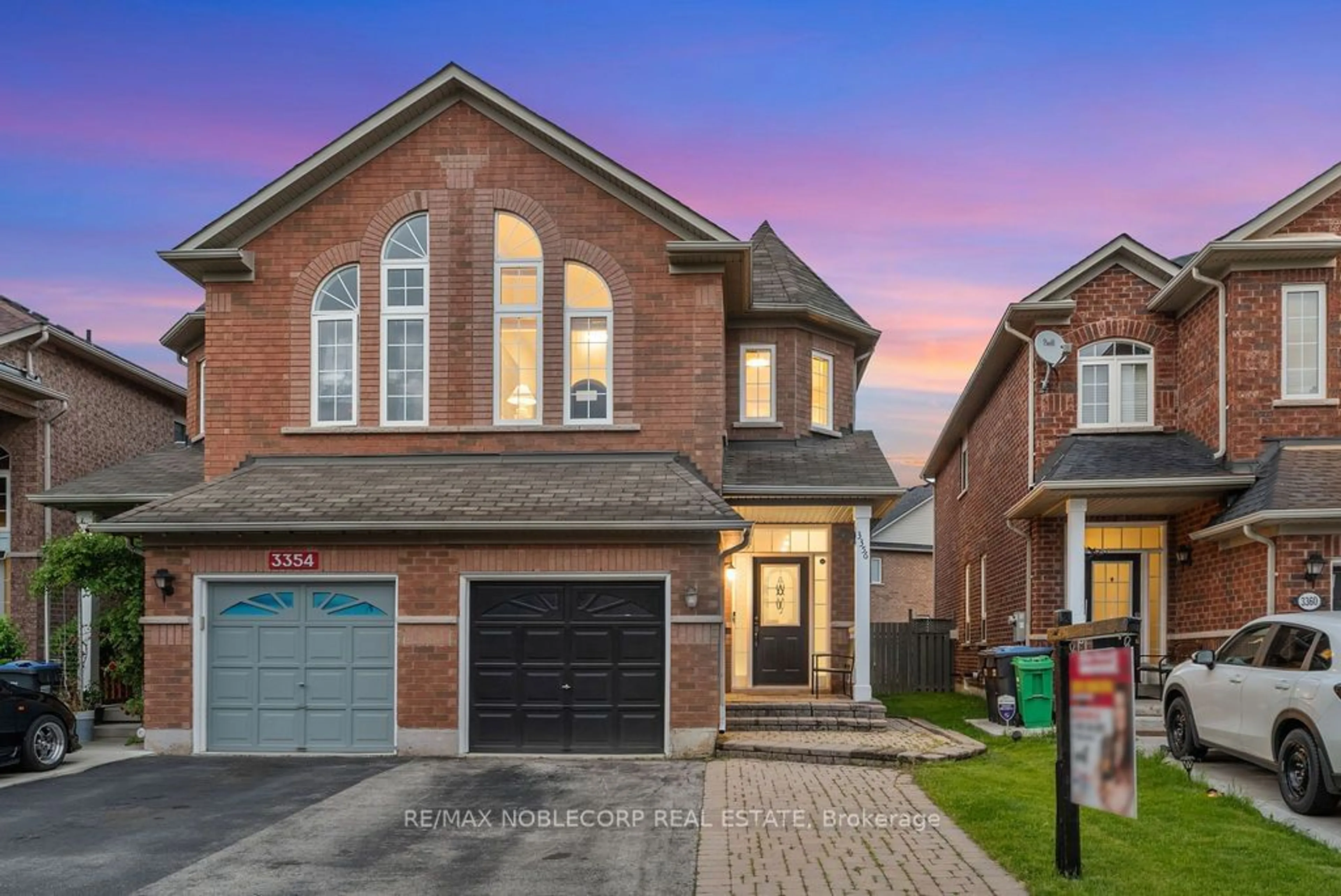 Home with brick exterior material for 3356 Fountain Park Ave, Mississauga Ontario L5M 7E2