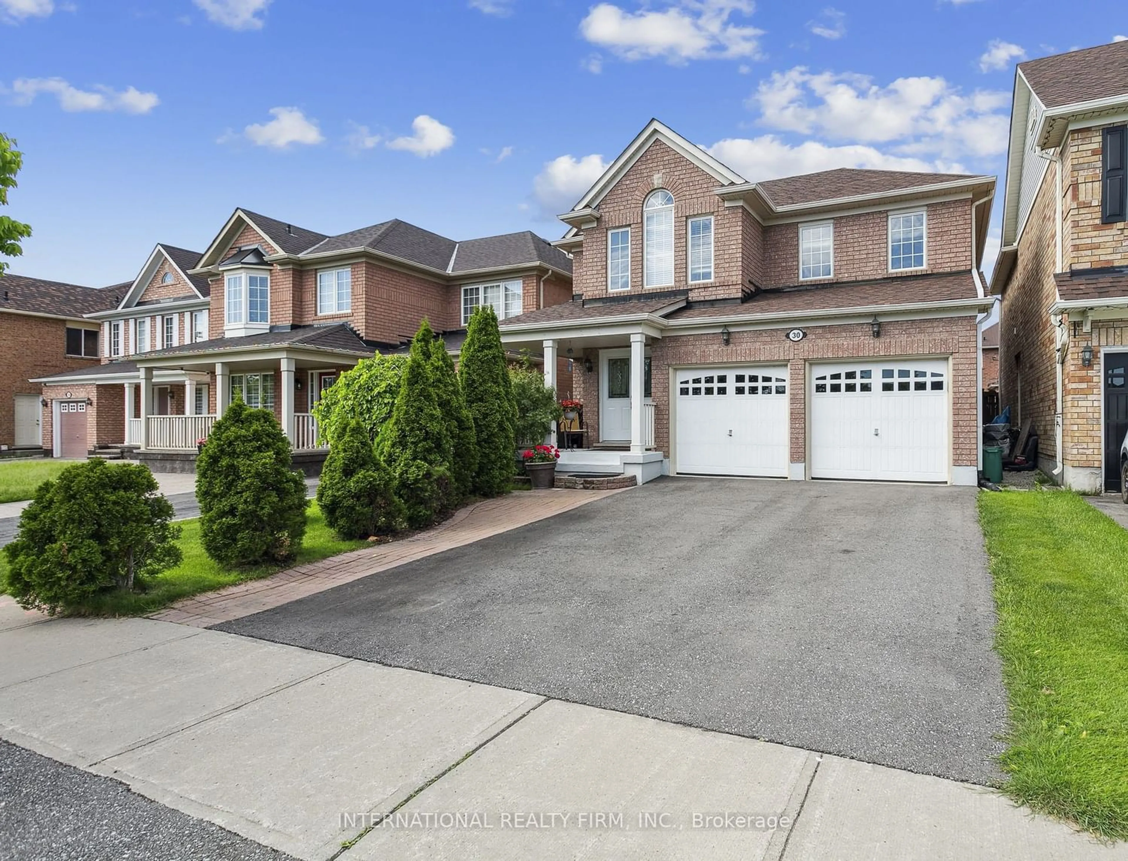 Frontside or backside of a home for 30 Benmore Cres, Brampton Ontario L6P 2T3