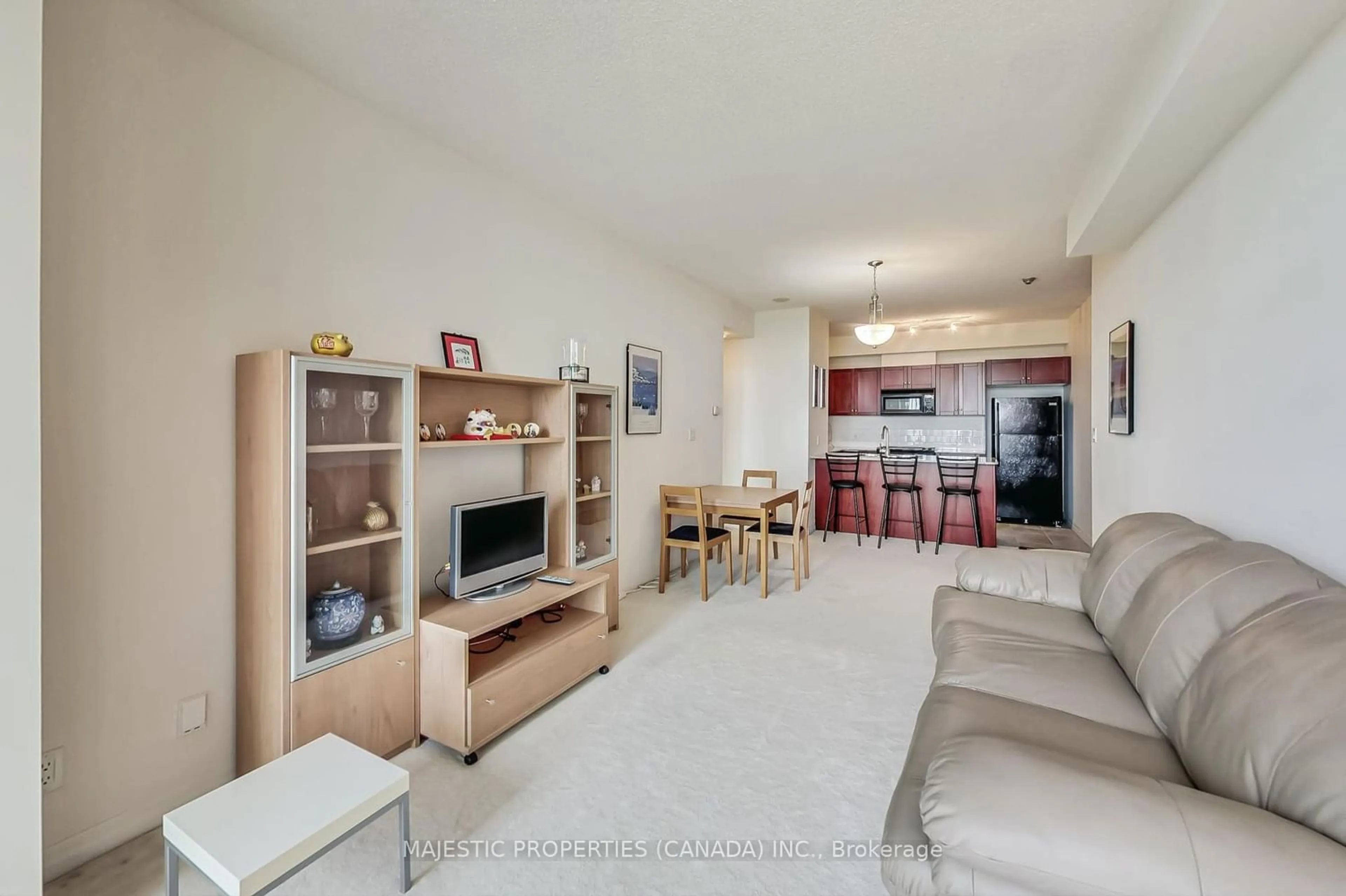 Living room for 1359 Rathburn Rd #1214, Mississauga Ontario L4W 5P7