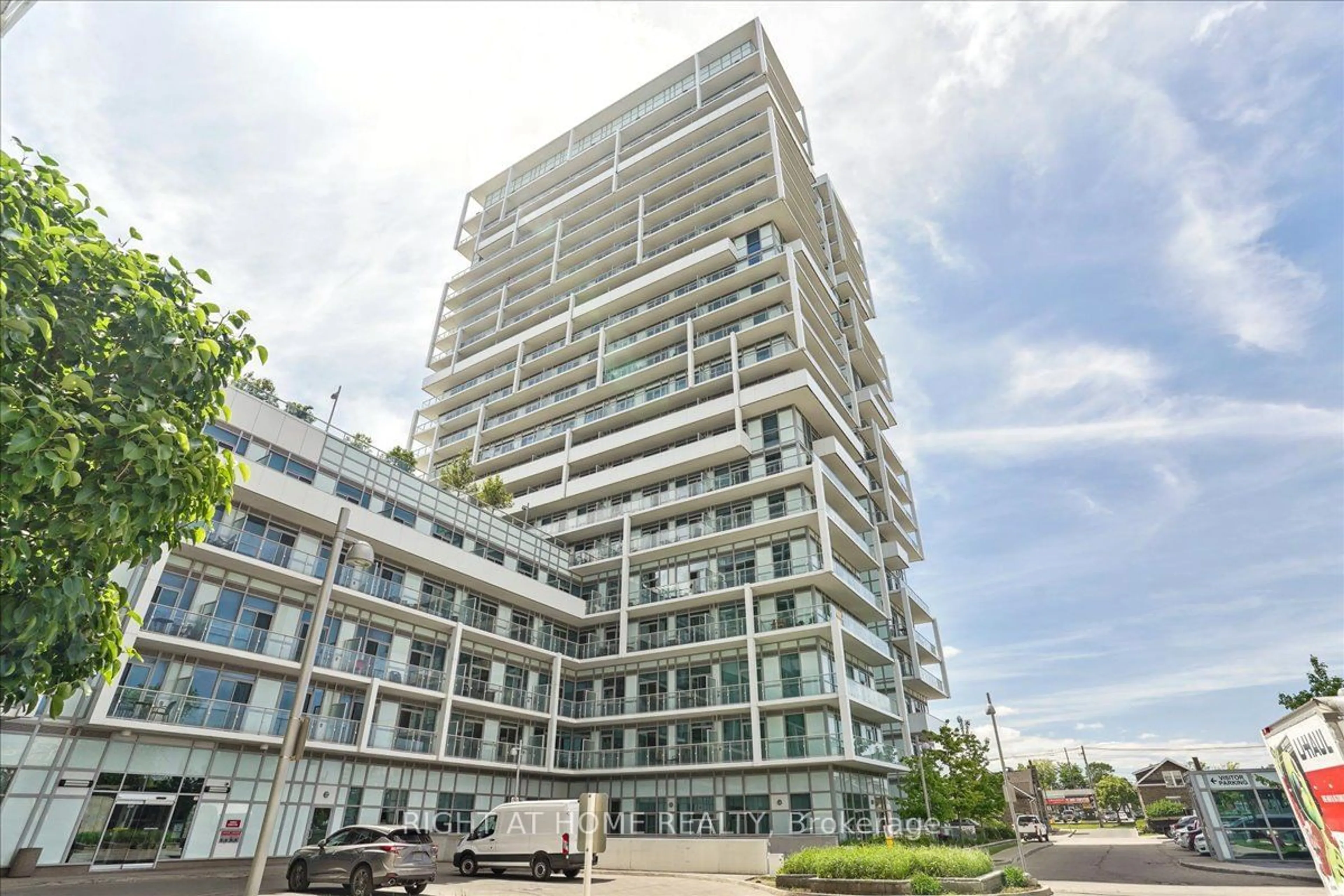 A pic from exterior of the house or condo for 65 Speers Rd #222, Oakville Ontario L6K 0J1