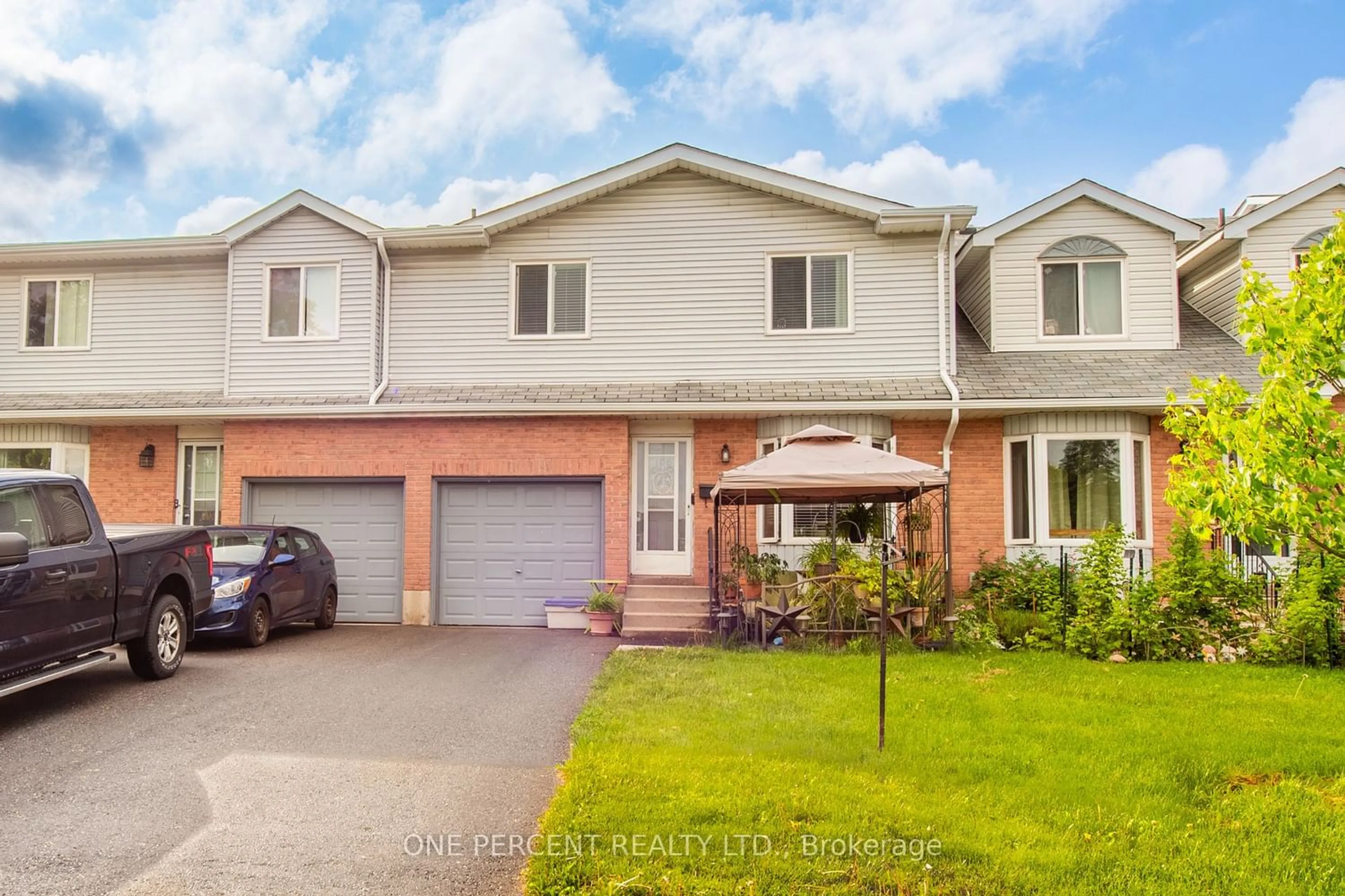 Frontside or backside of a home for 90 Lawrence Ave #106, Orangeville Ontario L9W 4J6