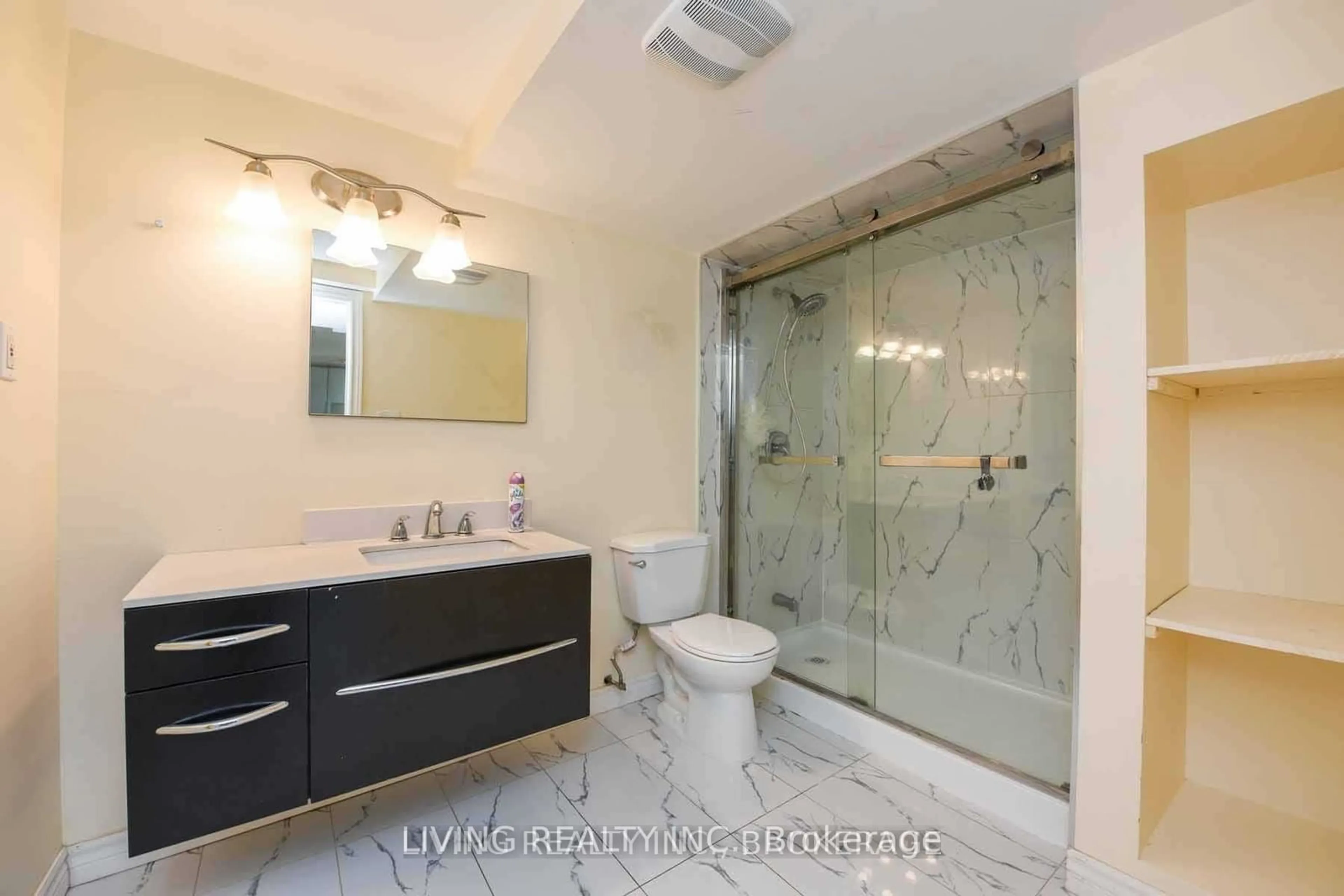Bathroom for 5049 Elderview Crt, Mississauga Ontario L5M 5A9