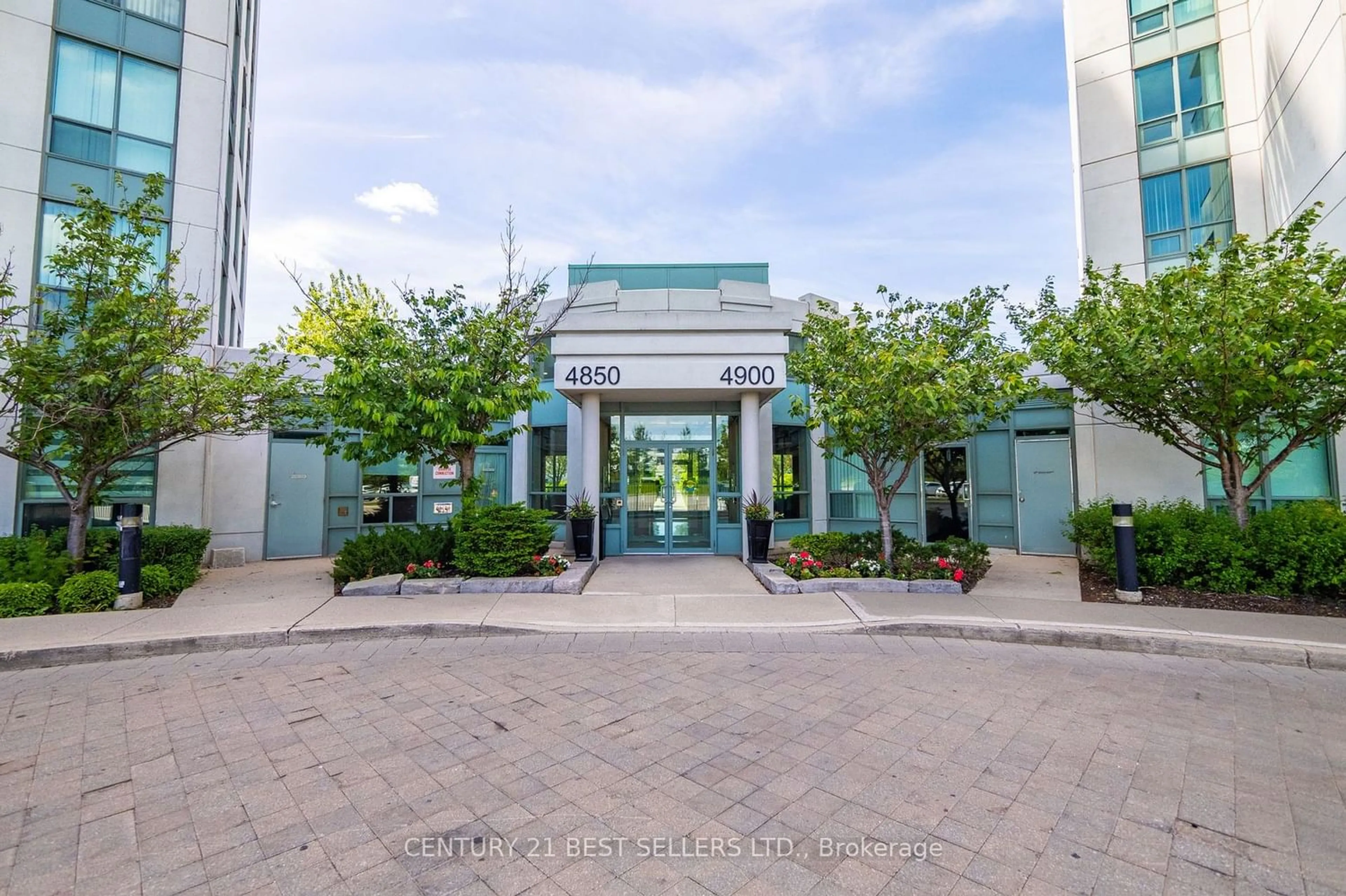 Indoor lobby for 4850 Glen Erin Dr #1102, Mississauga Ontario L5M 7S1