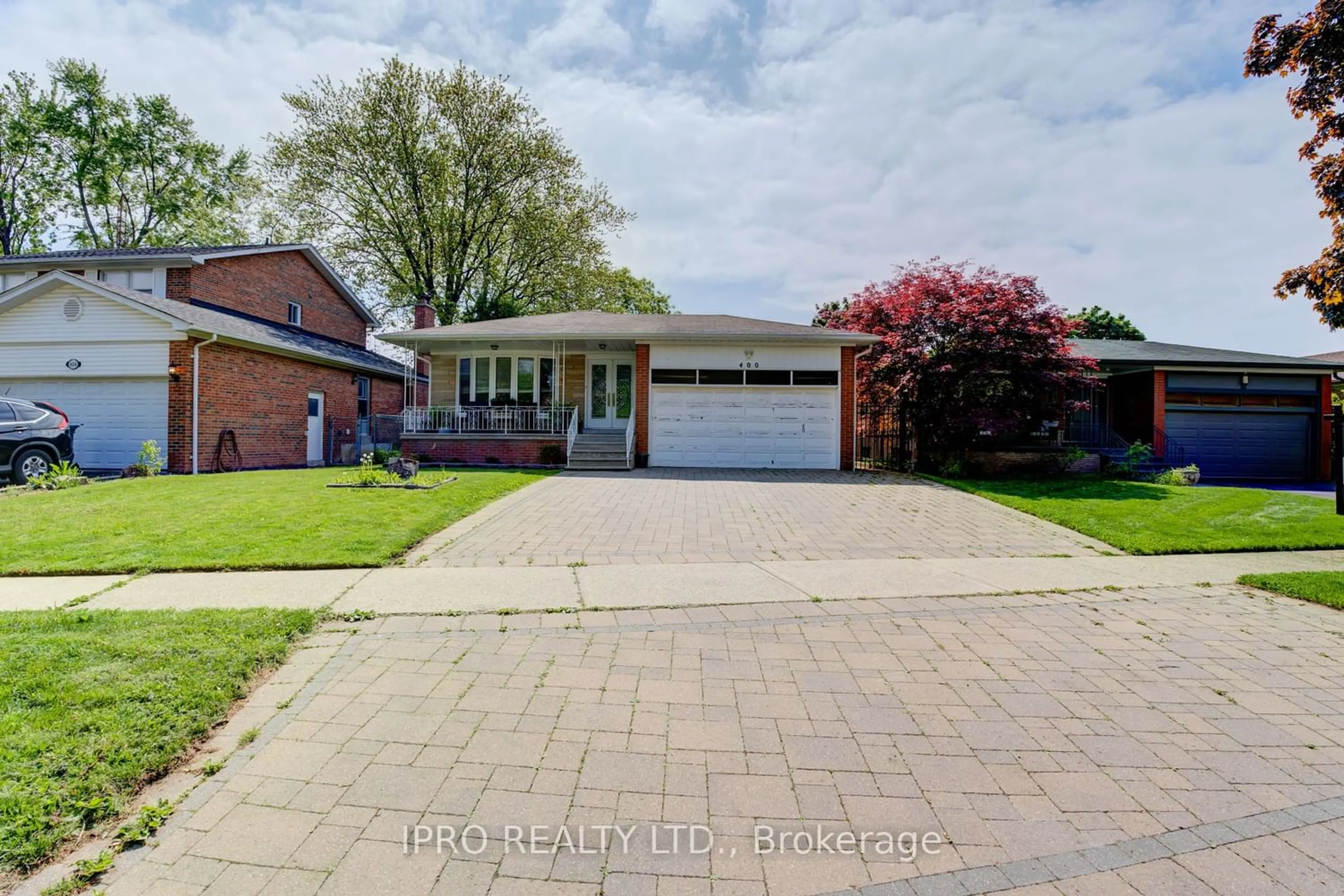 Frontside or backside of a home for 400 Targa Rd, Mississauga Ontario L5A 1S5