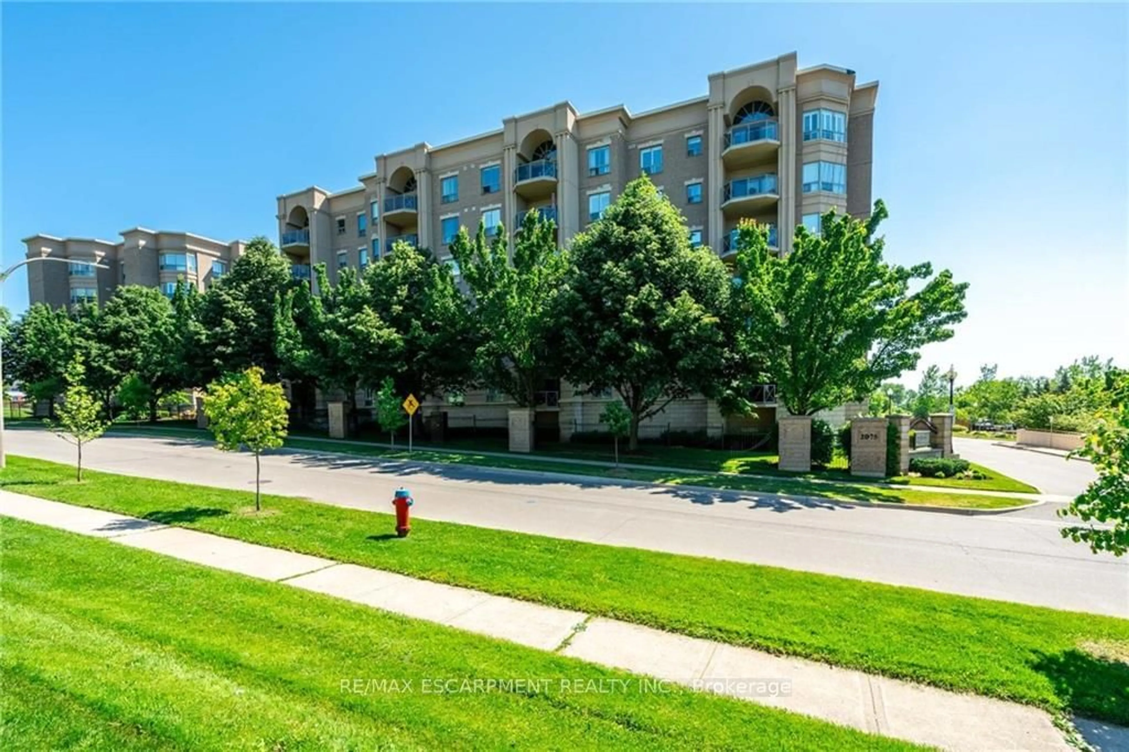 A pic from exterior of the house or condo for 2075 Amherst Heights Dr #208, Burlington Ontario L7P 5B8