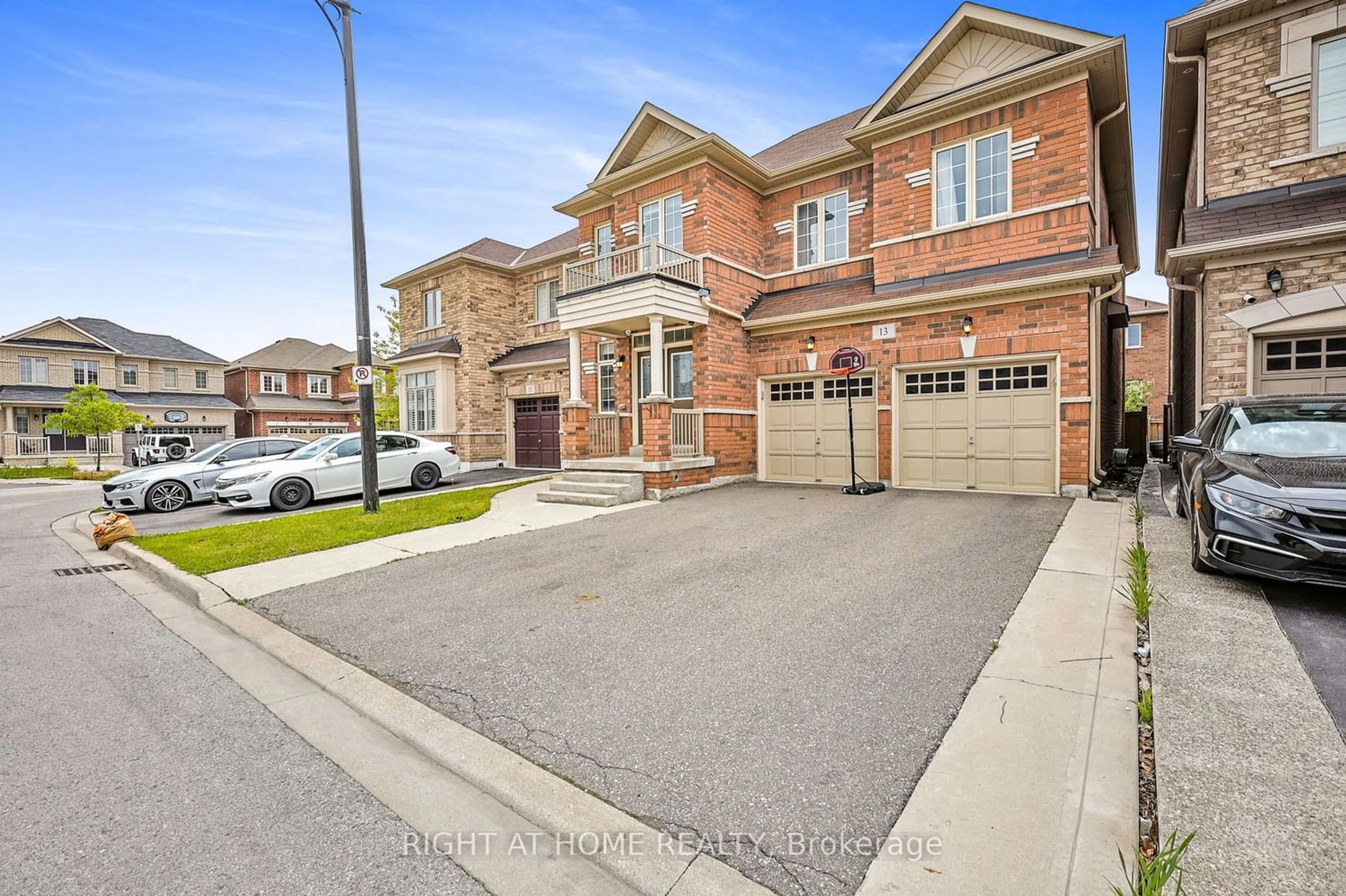 Home with brick exterior material for 13 Lloyd Cres, Brampton Ontario L7A 4J5