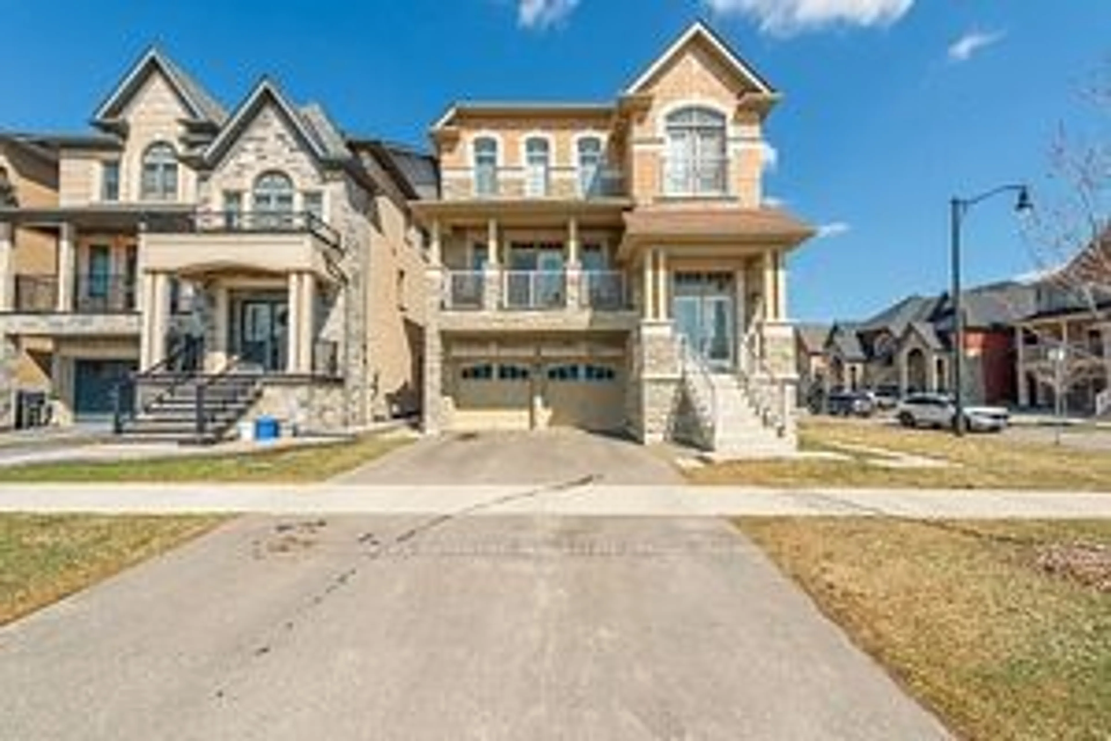 Home with brick exterior material for 495 Queen Mary Dr, Brampton Ontario L7A 4Y1