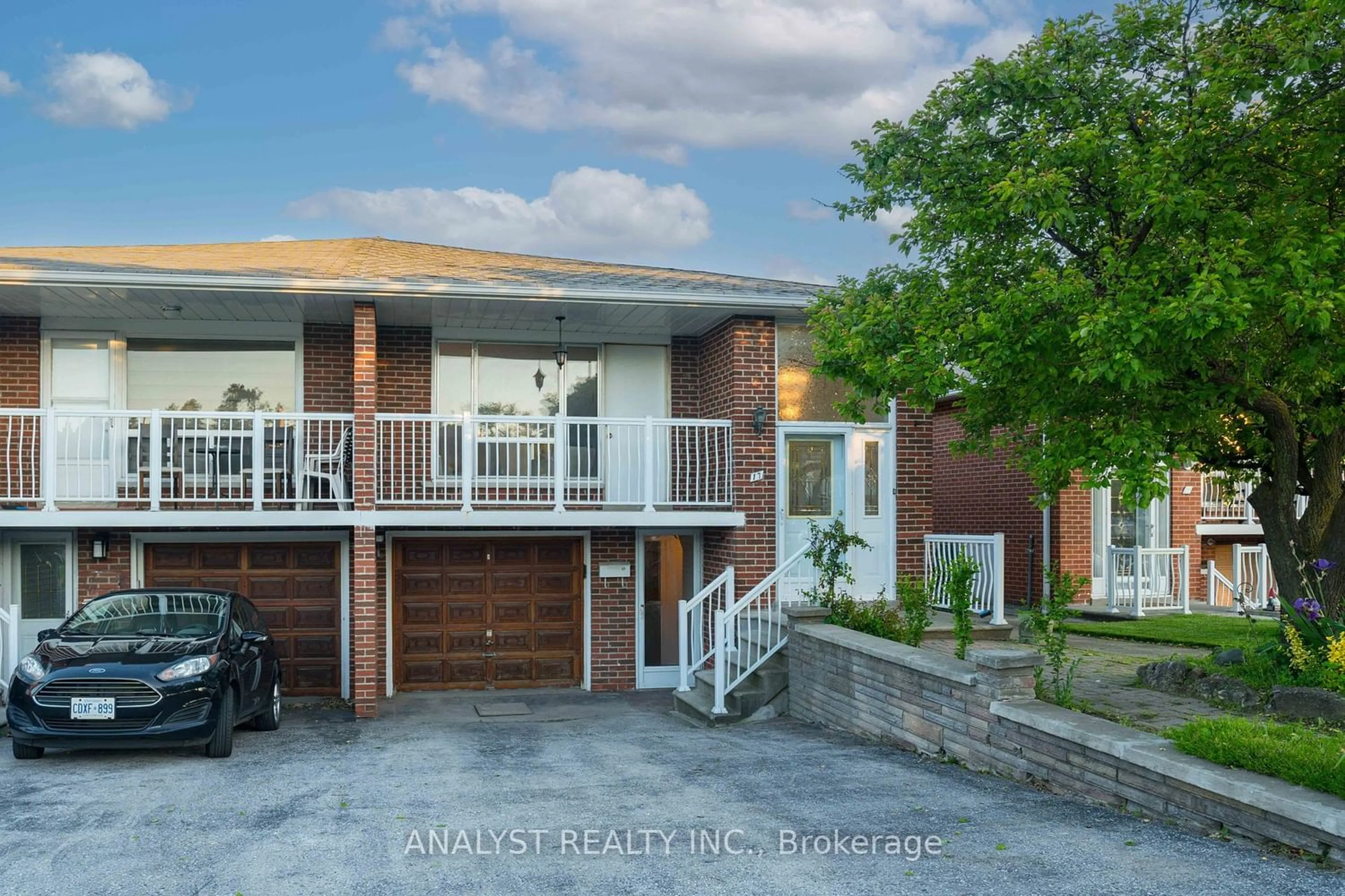 Frontside or backside of a home for 17 Madonna Gdns, Toronto Ontario M9L 2T5