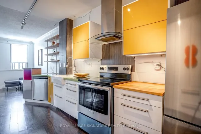 Additional property image - 2874 Keele St Unit 304