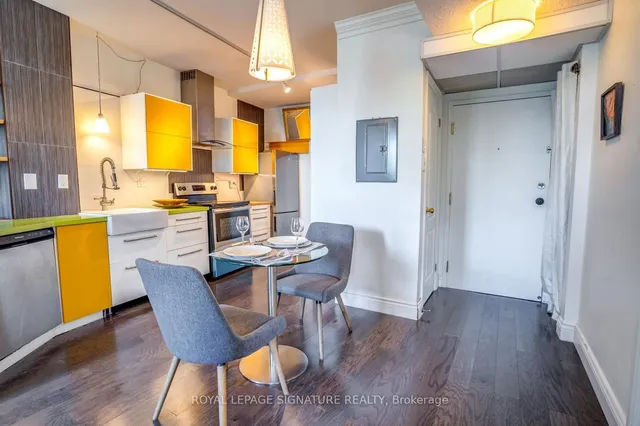 Additional property image - 2874 Keele St Unit 304