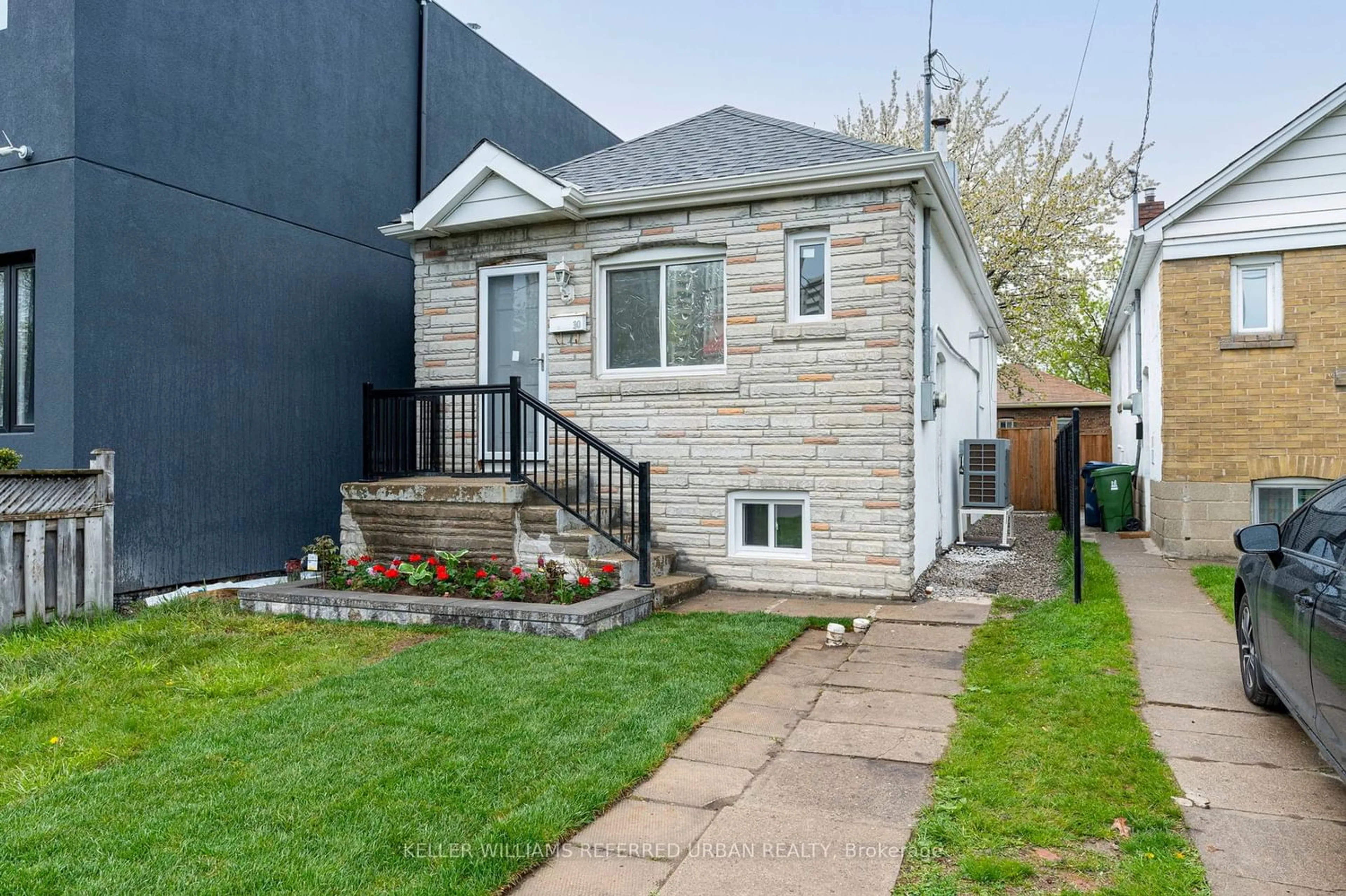 Frontside or backside of a home for 30 Buttonwood Ave, Toronto Ontario M2M 2J1