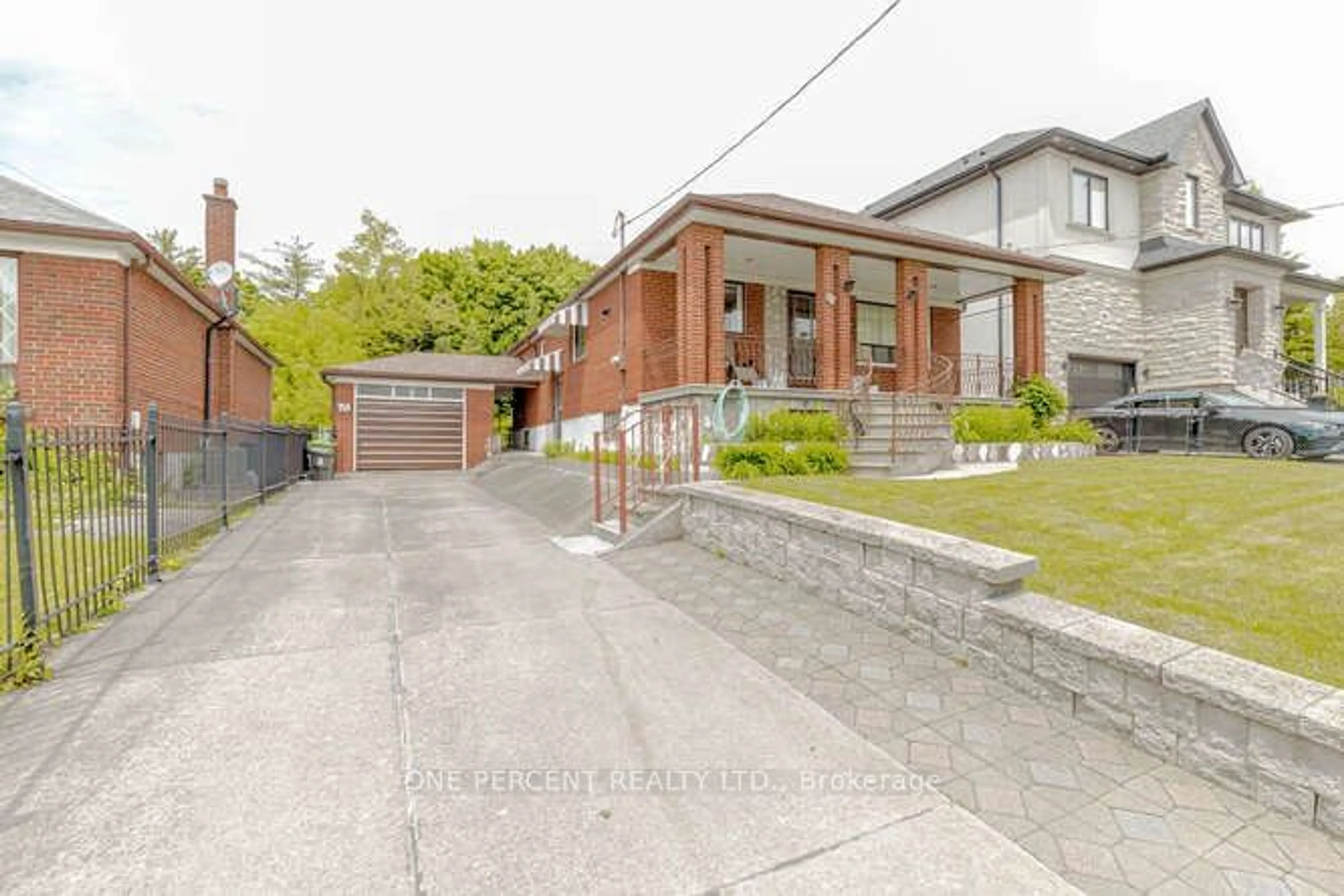 Frontside or backside of a home for 70 Forthbridge Cres, Toronto Ontario M3M 2A3