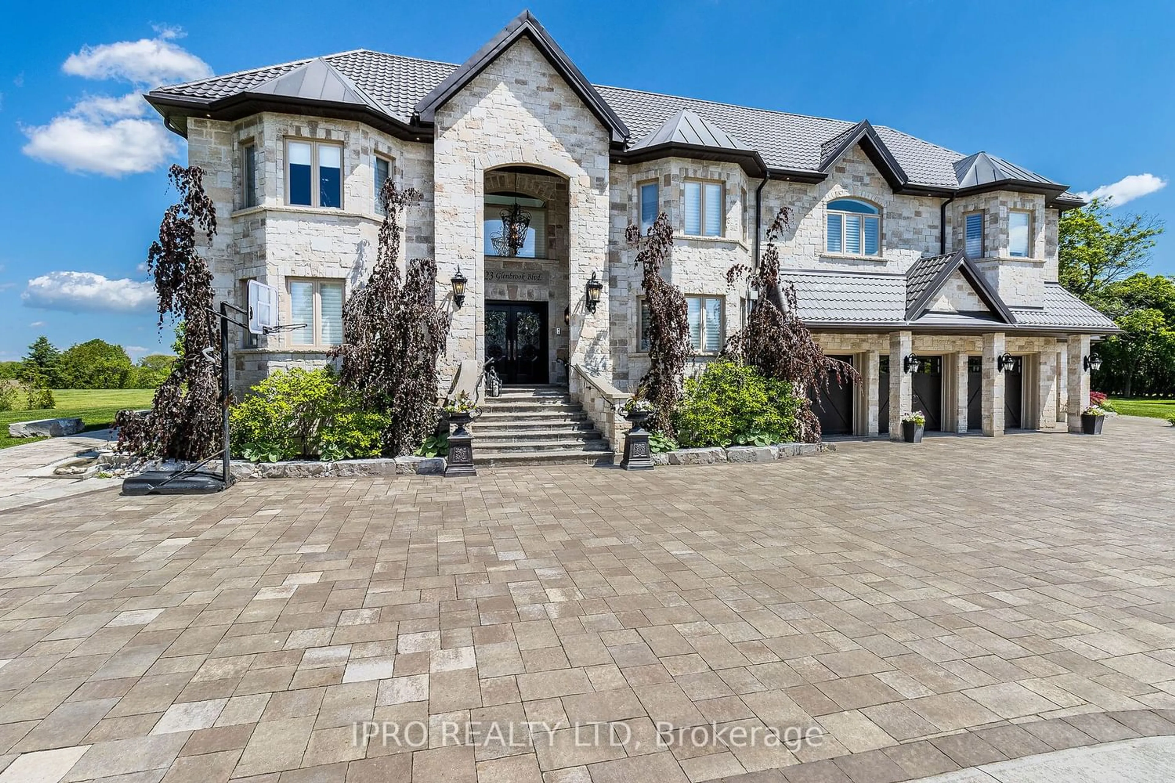 Frontside or backside of a home for 23 Glenbrook Blvd, Brampton Ontario L6P 0N6