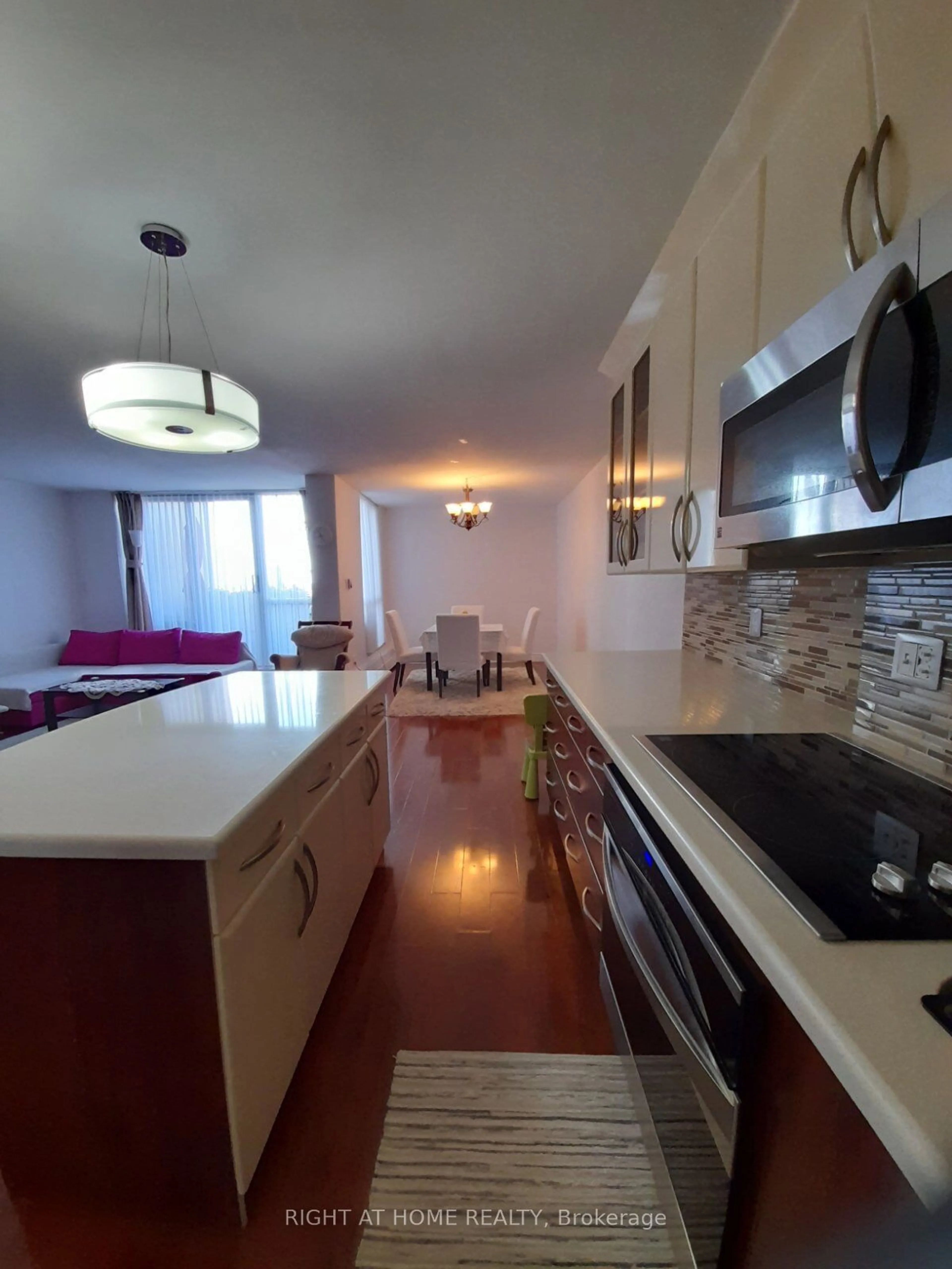 Kitchen for 35 Ormskirk Ave #813, Toronto Ontario M6S 1A8