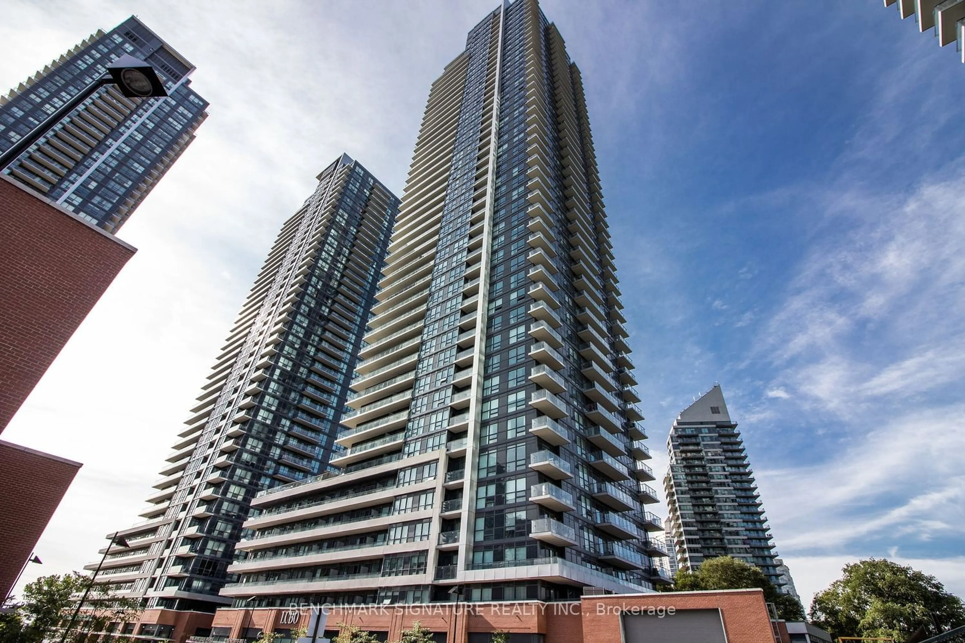 A pic from exterior of the house or condo for 2220 Lake Shore Blvd Blvd #311, Toronto Ontario M8V 0C1