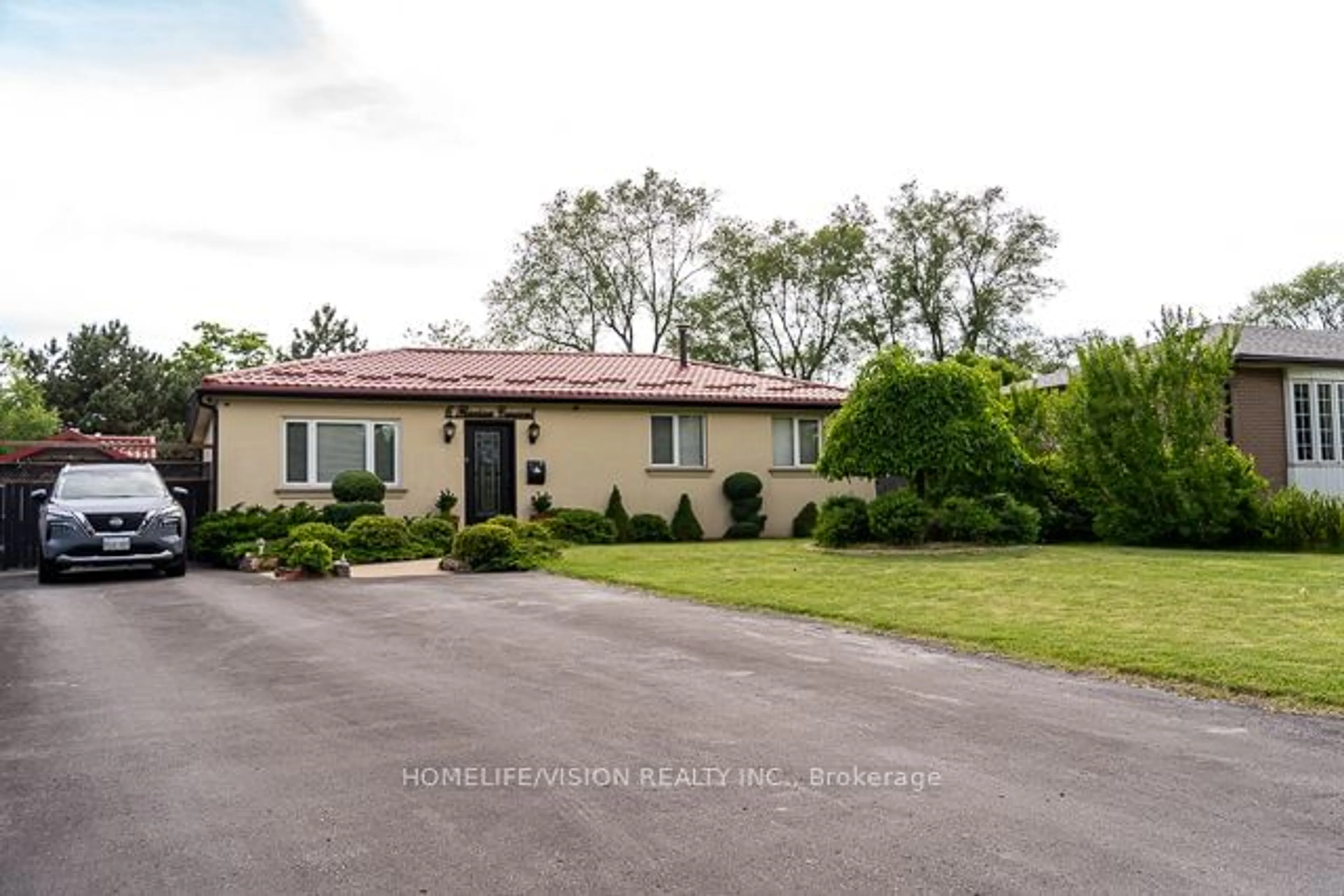 Frontside or backside of a home for 6 Flavian Cres, Brampton Ontario L6T 3P3