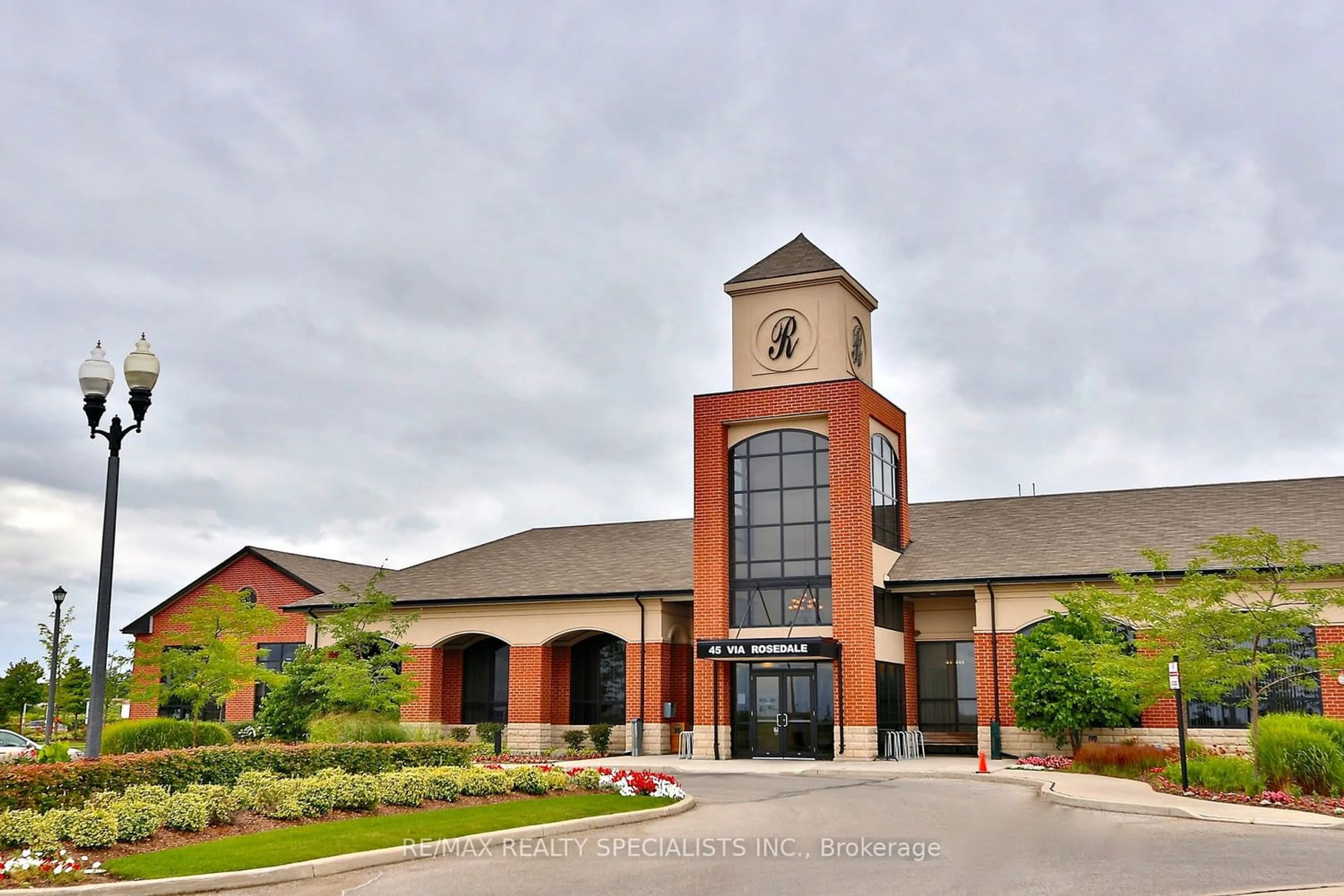 Indoor foyer for 60 Via Rosedale #311, Brampton Ontario L6R 3X6