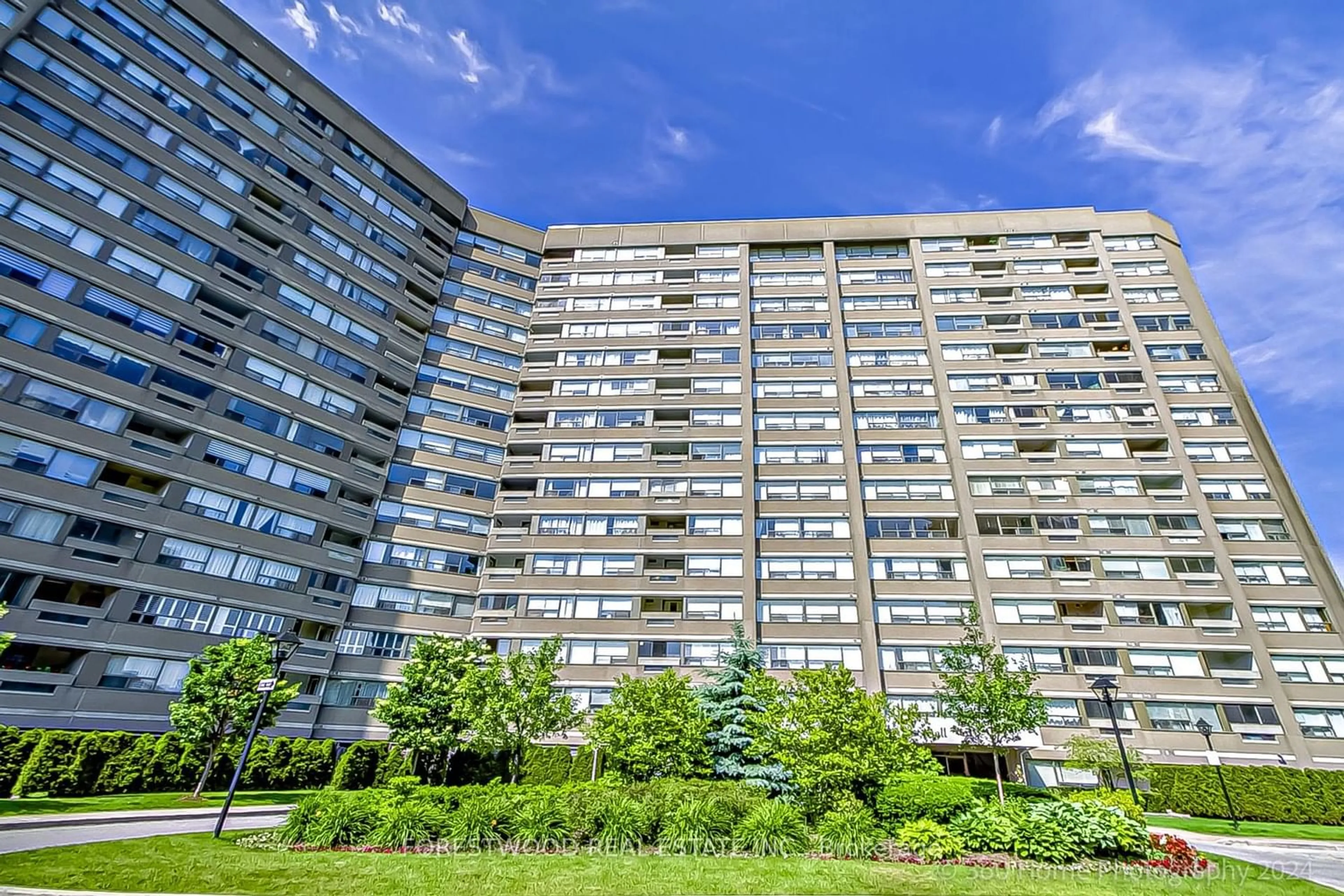 A pic from exterior of the house or condo for 475 The West Mall #816, Toronto Ontario M9C 4Z3