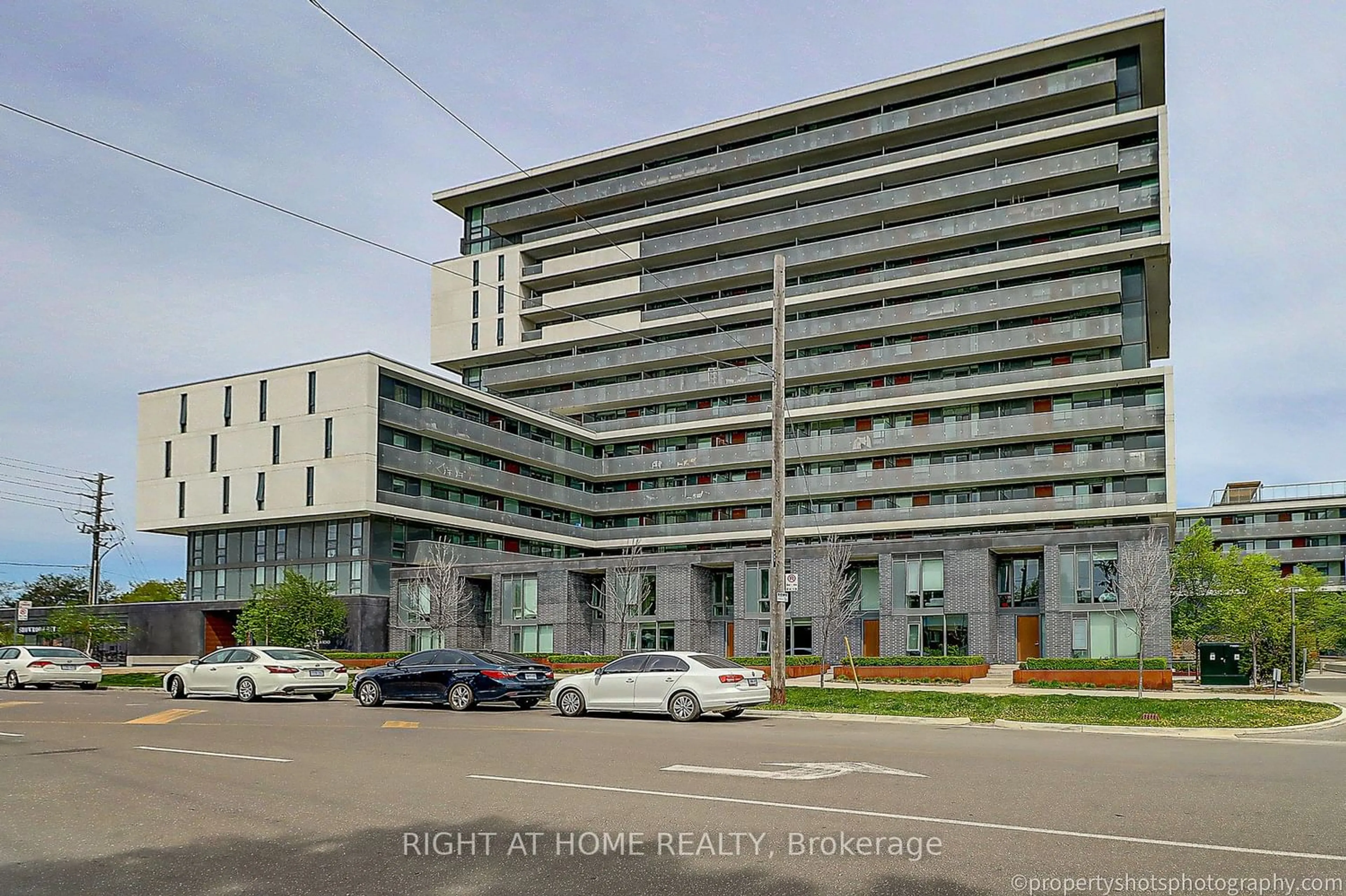 Street view for 160 Flemington Rd #Th 104, Toronto Ontario M6A 0A9