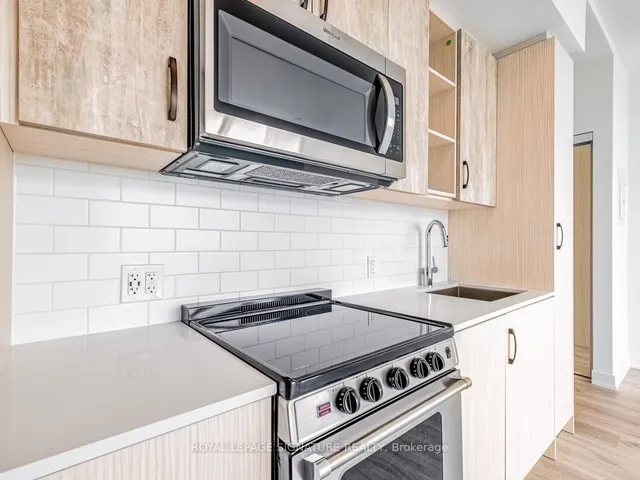 Additional property image - 251 Manitoba St Unit 824