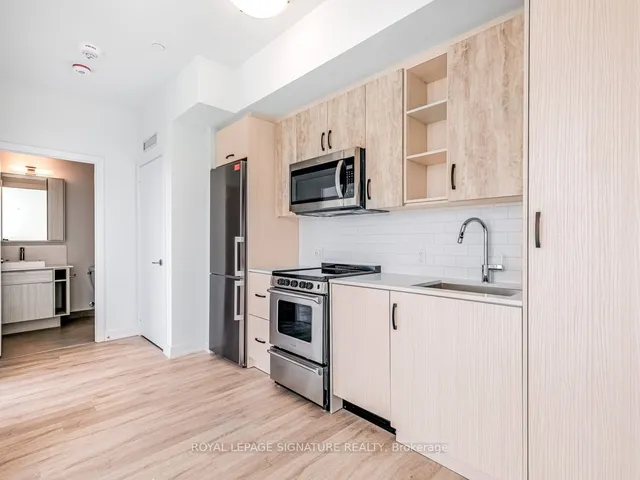 Additional property image - 251 Manitoba St Unit 824