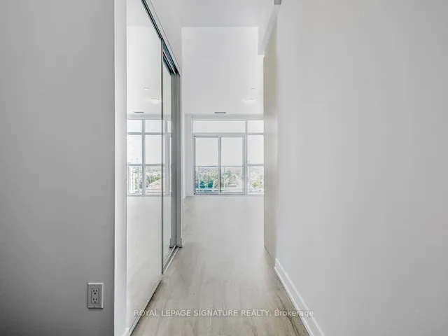 Additional property image - 251 Manitoba St Unit 824