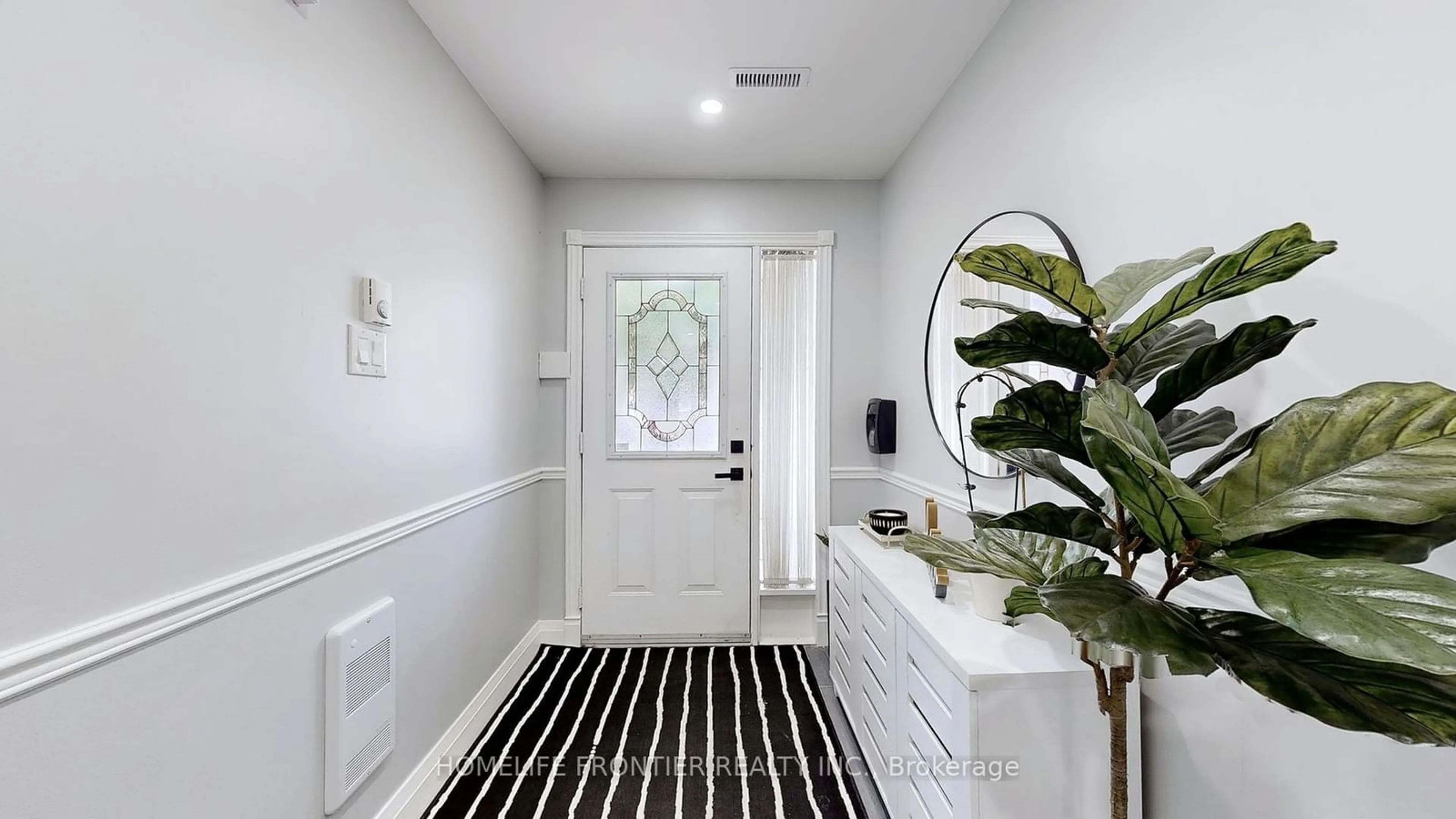 Indoor entryway for 38 Springside Way, Toronto Ontario M3M 3H6