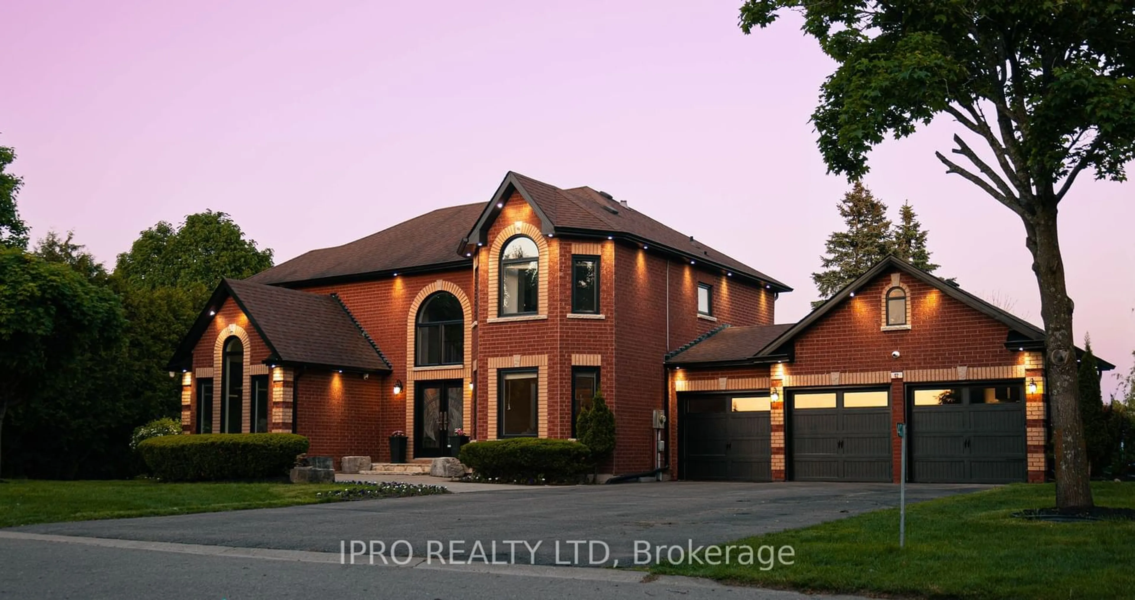 Home with brick exterior material for 42 Mccauley Dr, Caledon Ontario L7E 0B3