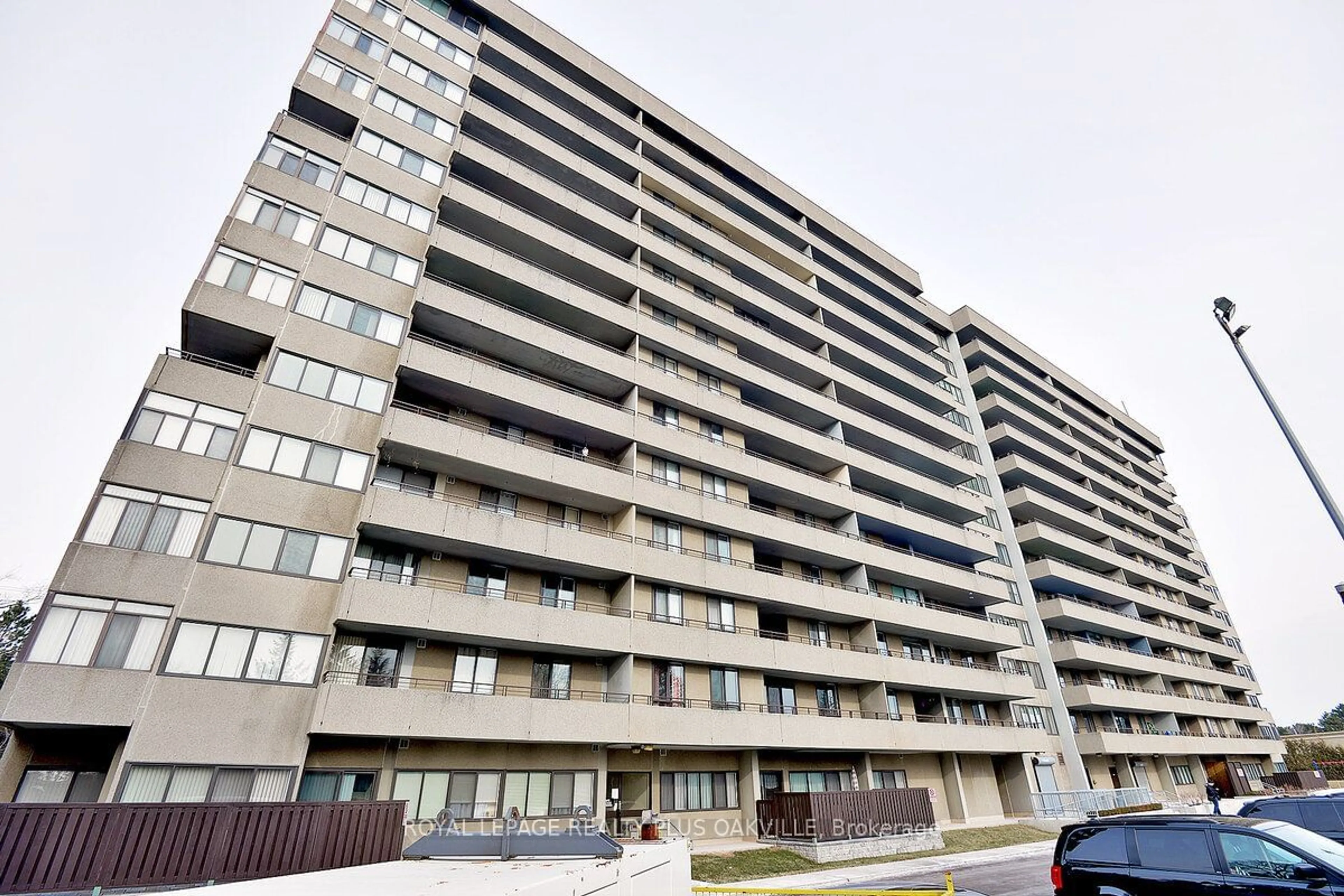 A pic from exterior of the house or condo for 1300 Mississauga Valley Blvd #1411, Mississauga Ontario L5A 3S9