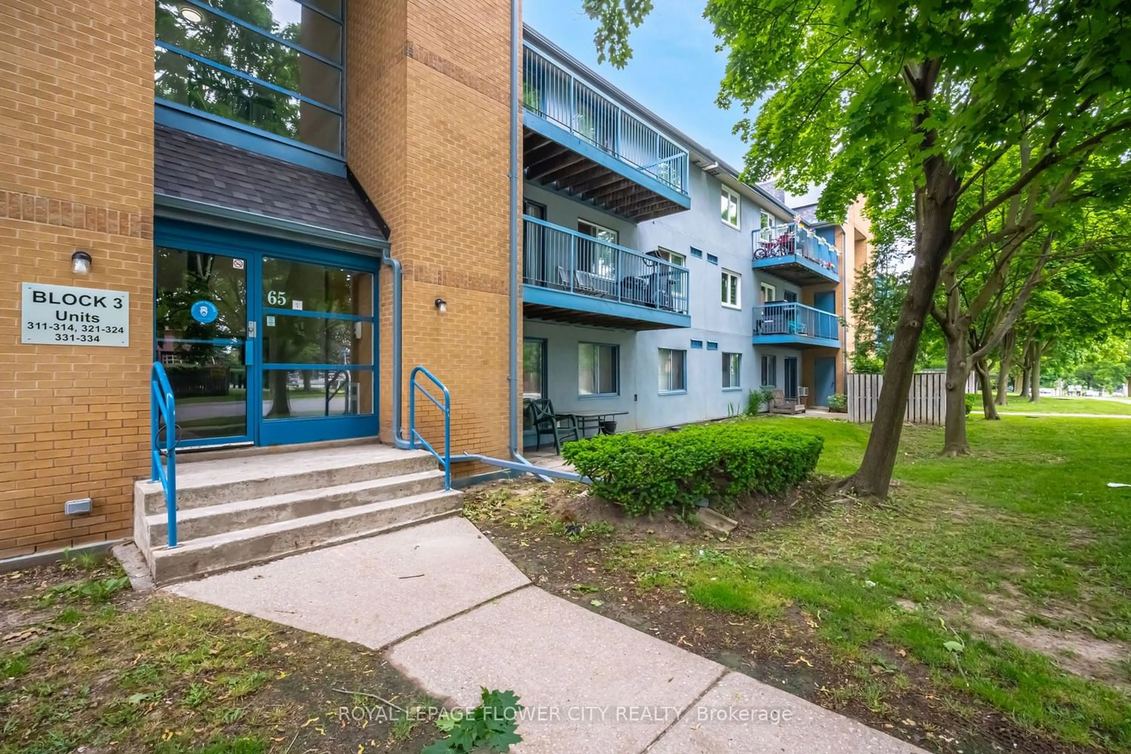 A pic from exterior of the house or condo for 65 Trailwood Dr #324, Mississauga Ontario L4Z 3L1