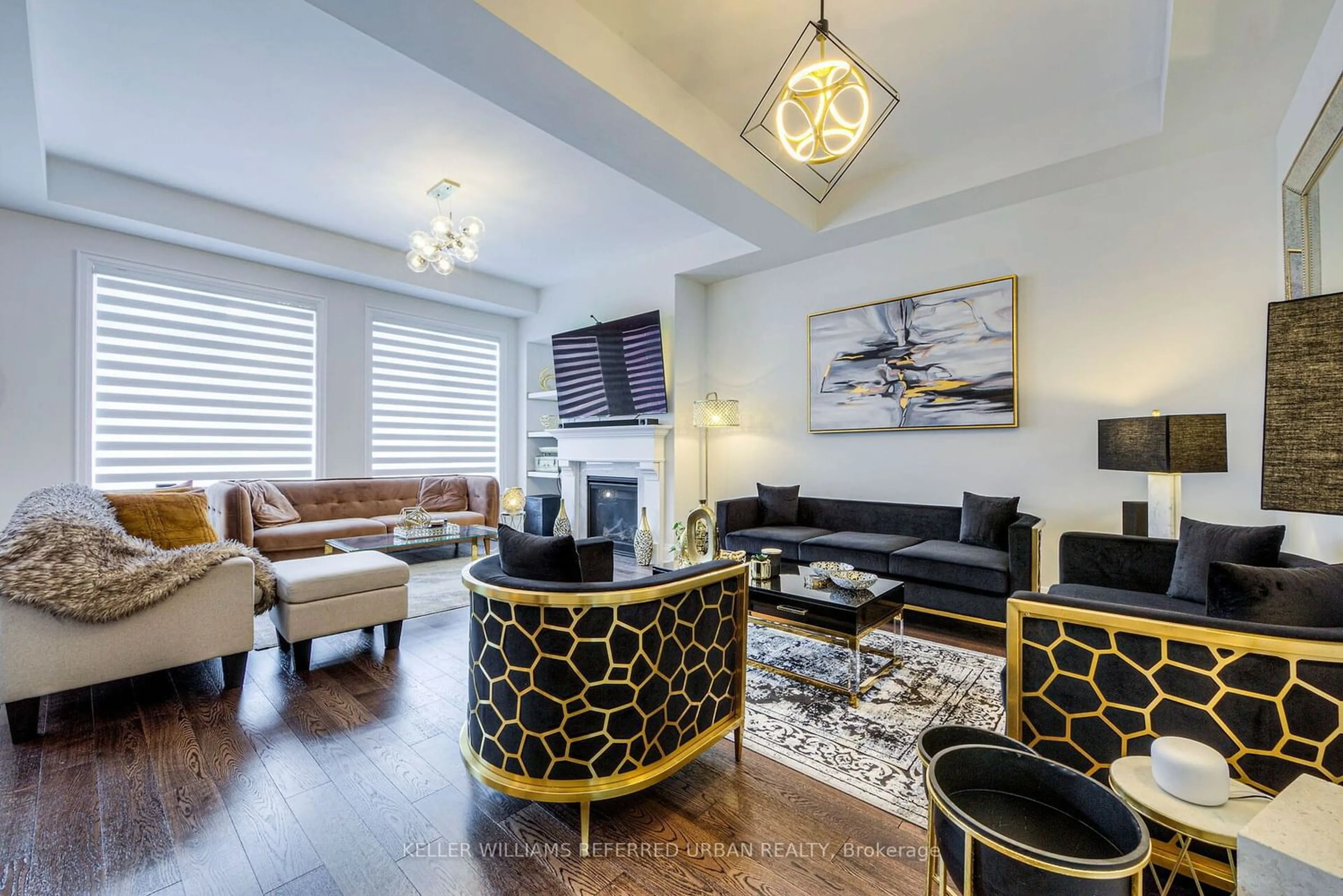 Living room for 3434 Post Rd, Oakville Ontario L6H 0Z2